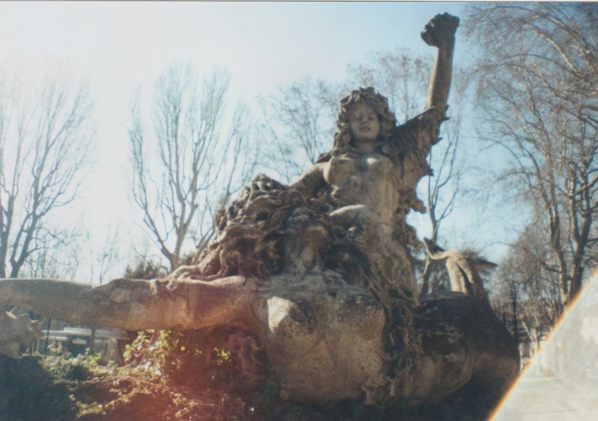 La Fontana dell Ninfa - Parco della Montagnola 
Bologna, Italy 
35mm film
2025