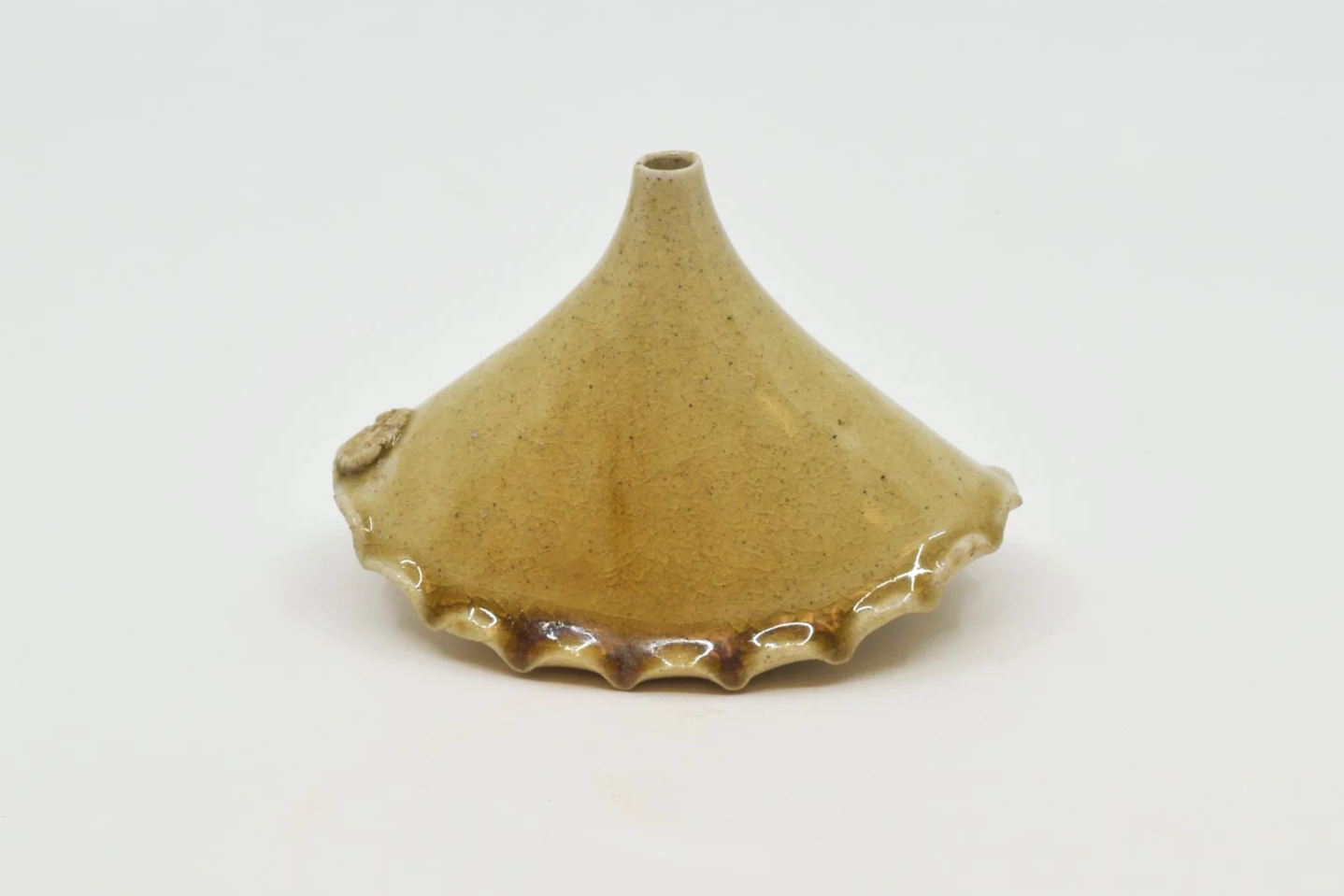 Ruffle Foot Bud Vase 1