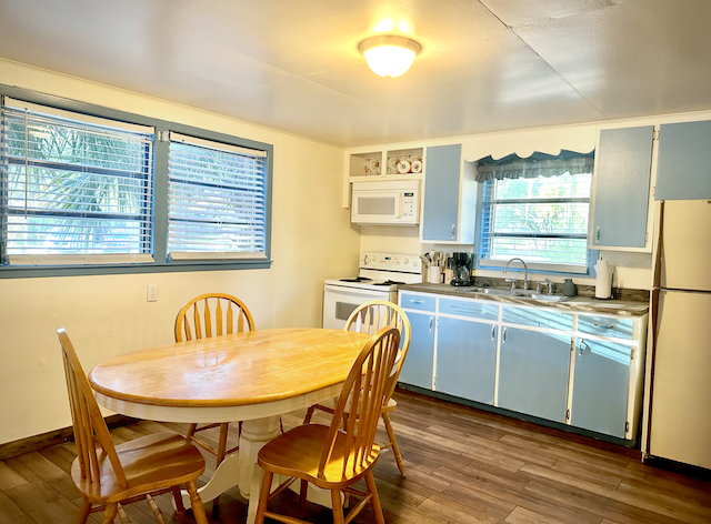 marys fish camp cabin 2.jpg