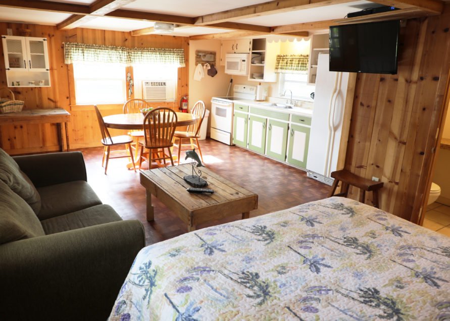 marys fish camp cabin 3.jpg