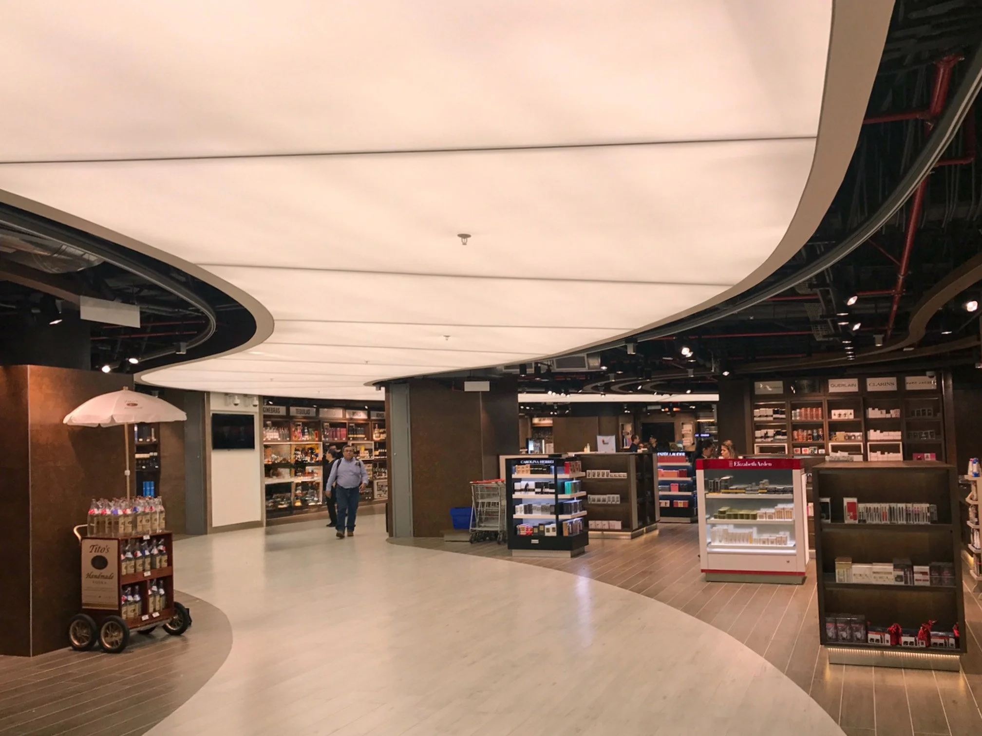 IMAS DUTY FREE - ARRIVALS