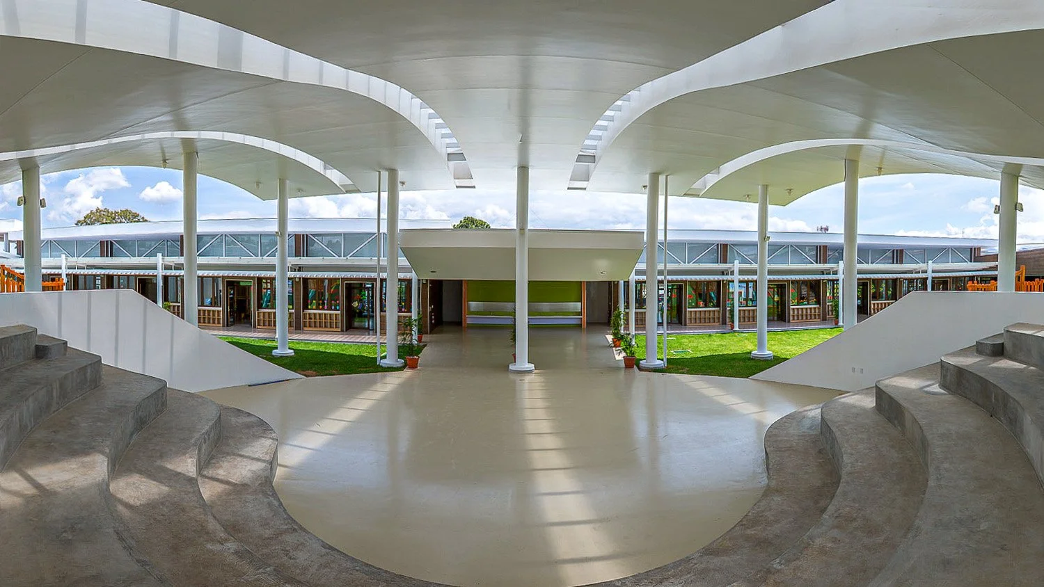 KINDER HUMBOLDT 4.jpg