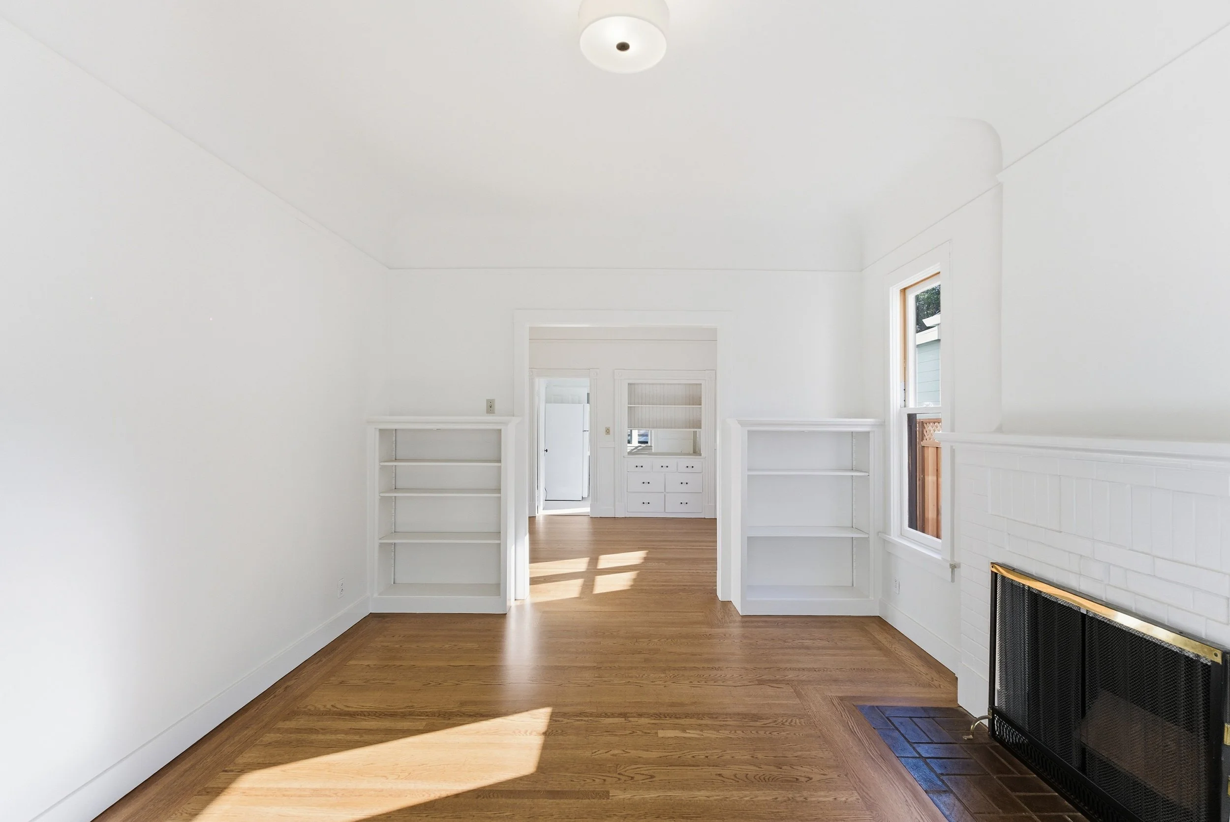 1 2 566Addison_LivingRoom_2.jpg