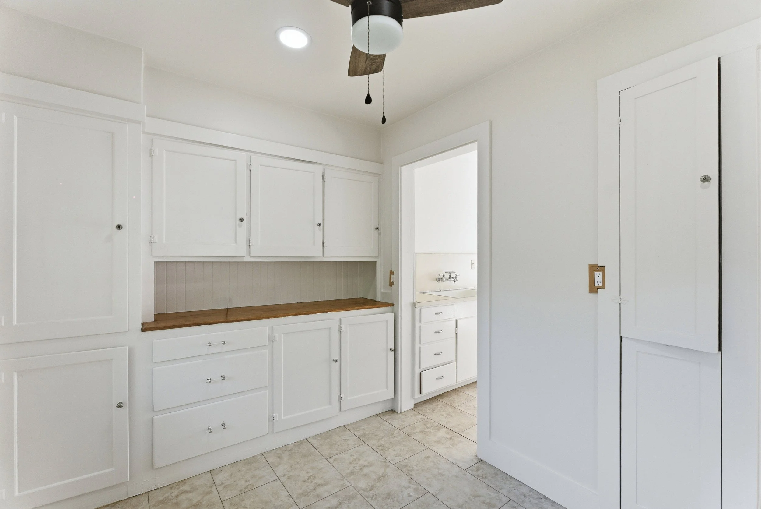 1 4 566Addison_Kitchen_3.jpg