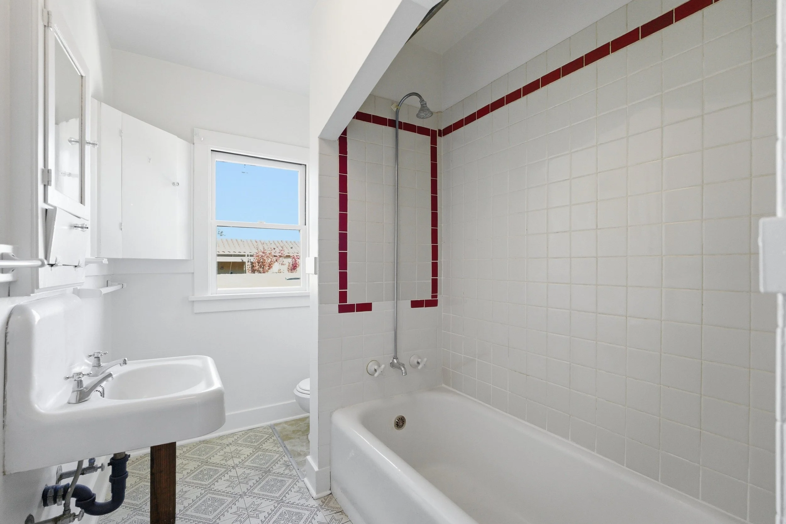 2 4 566Addison_Bathroom_2.jpg