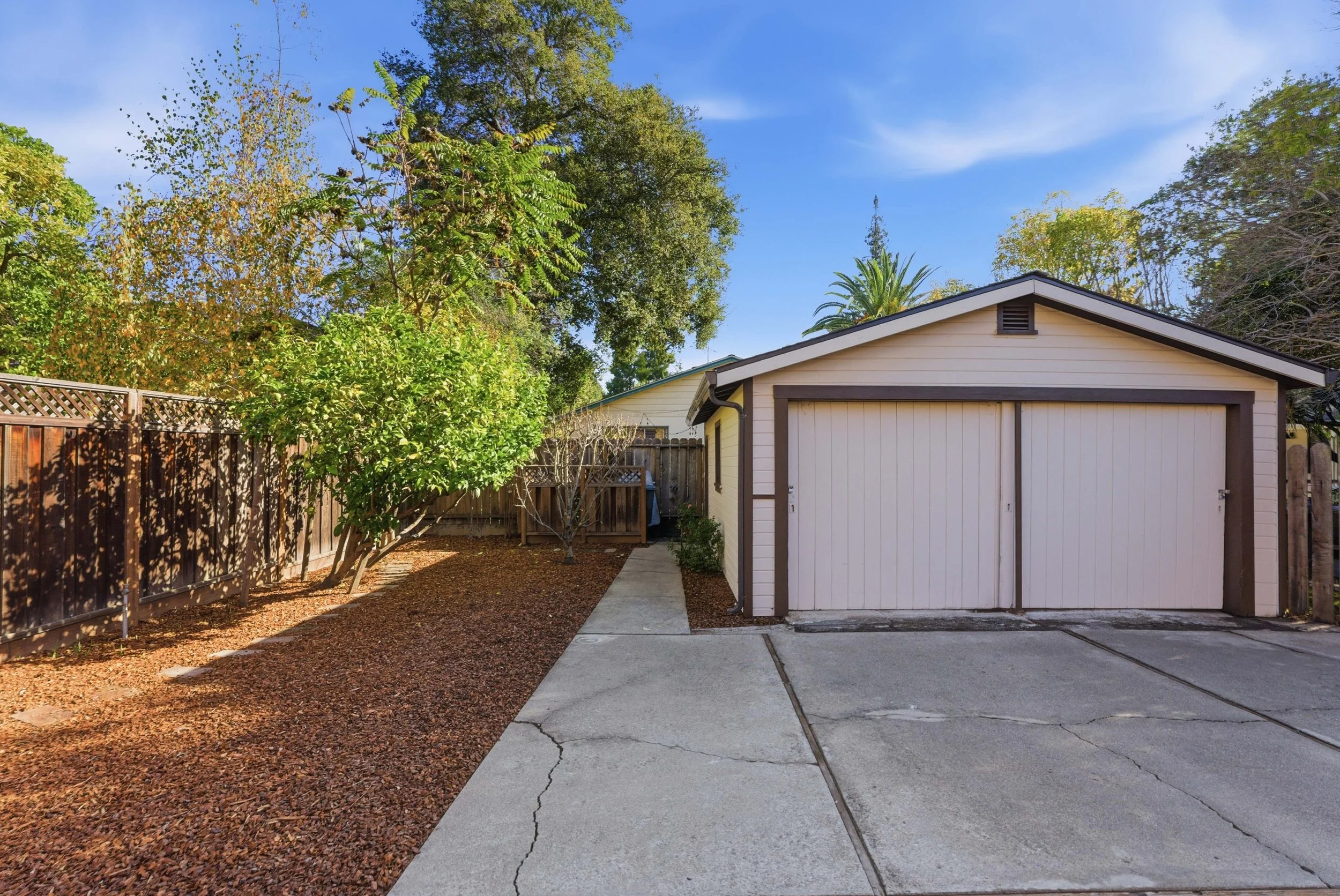 2 6 566Addison_Exterior_Back_2.jpg