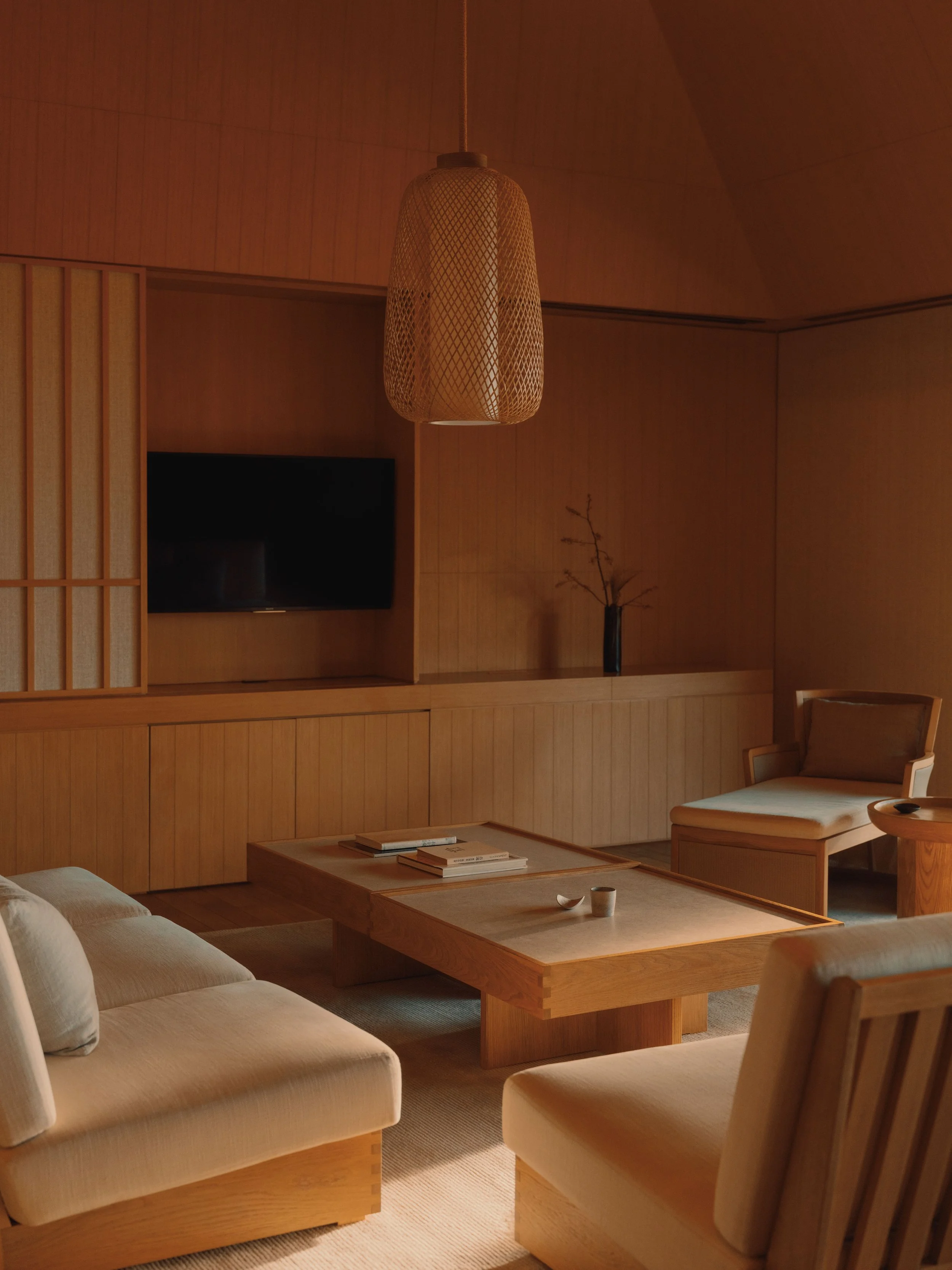 ResizedAmanemu_DSCF4625 (1).jpg