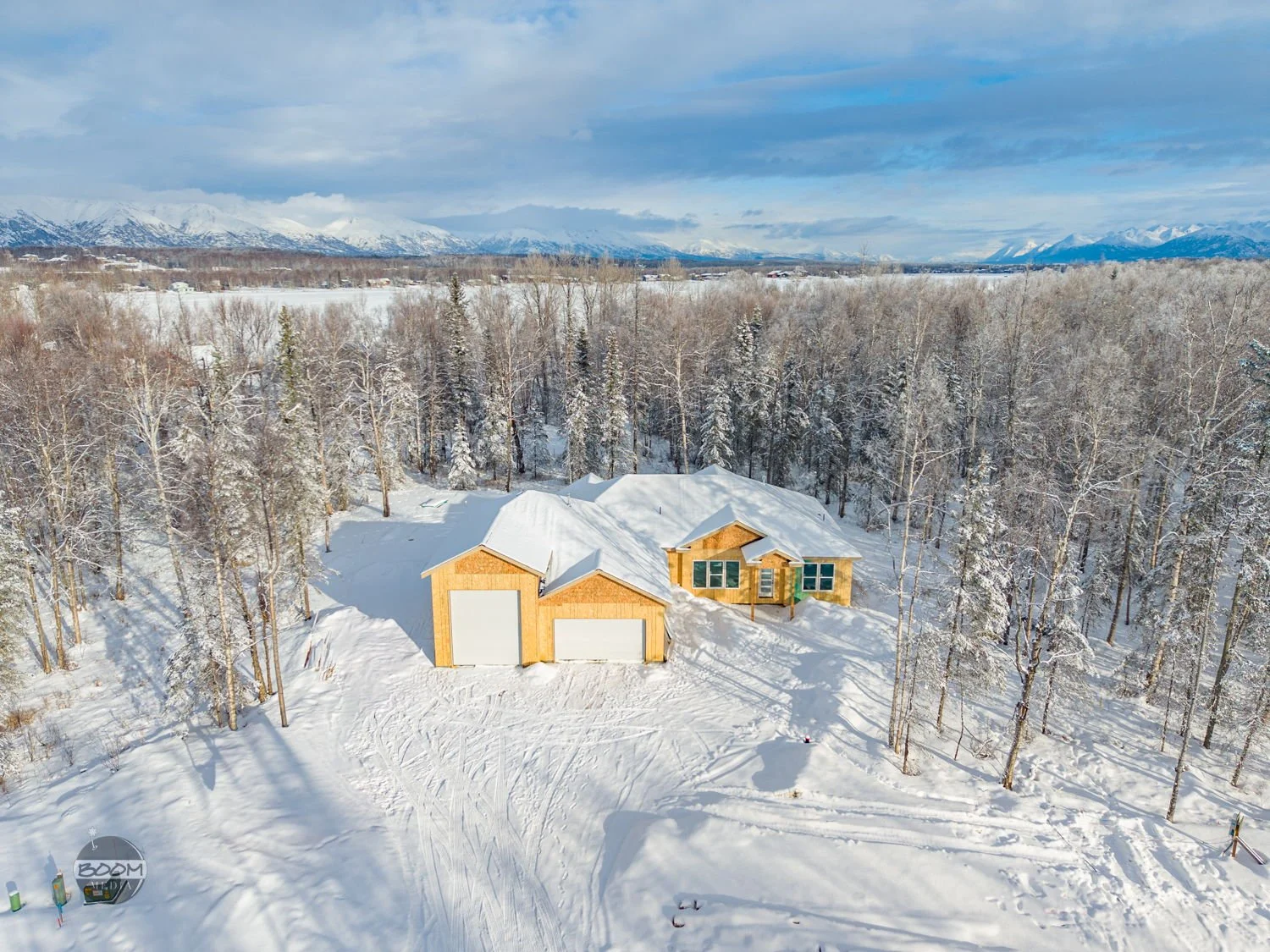 3-web-or-mls-2071 W Cameron Dr-3.jpg