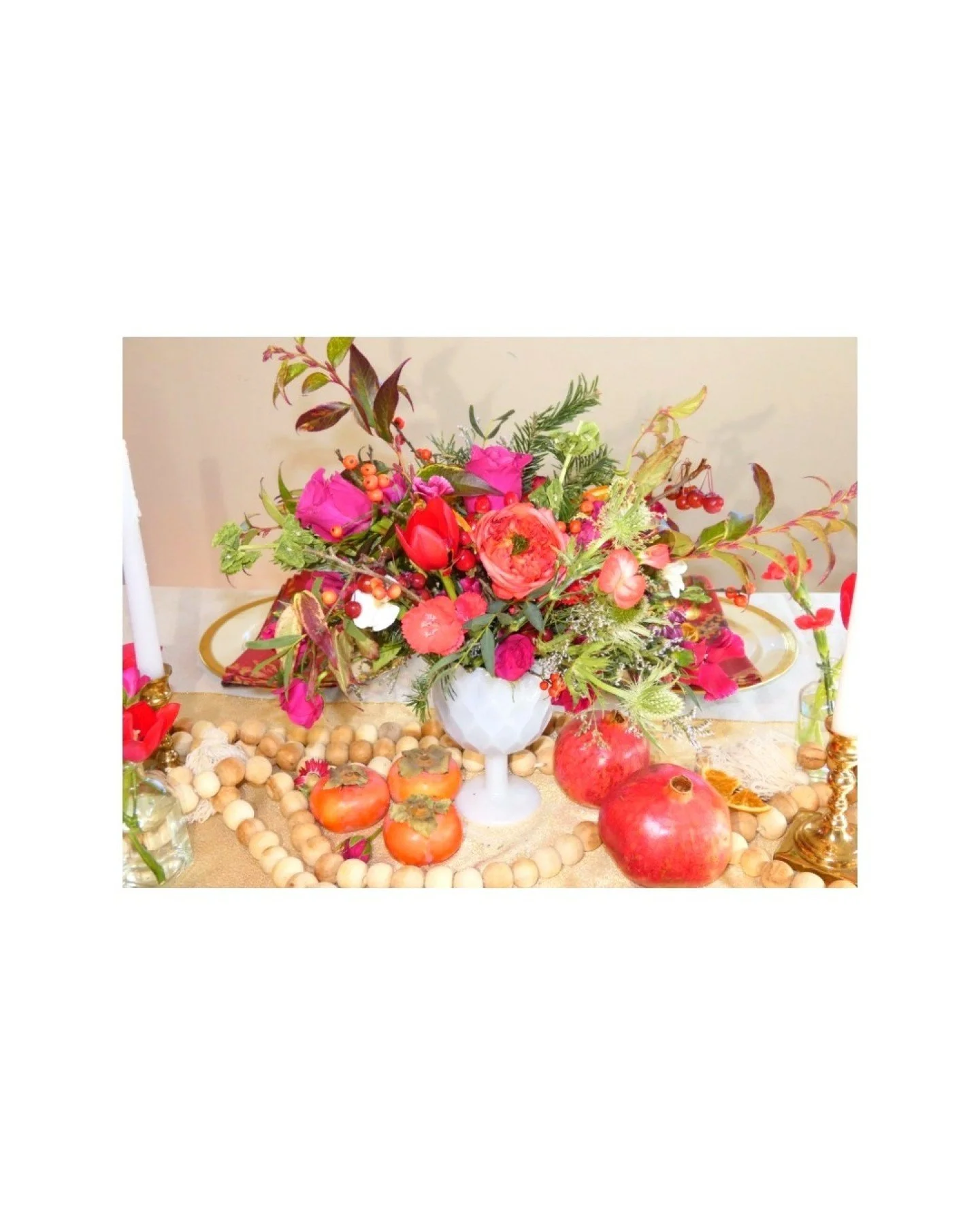 There's no better muse than the colors of the season! 

Playing with textures and layers for a Holiday tablescape. 

*
*
*
*
*
#bostonflorals #bostonfloraldesign #floralart #bostonevents #eventflorals #floraldesign #weddingflorist #floral #floristofi