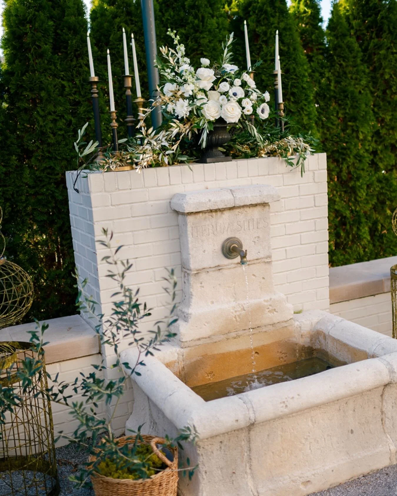 The Montgomery Wedding is proof that The Farrell is the perfect blank canvas. 🤍

Gold starburst installations overhead, ivory florals spilling over the room, candlelight flickering against the stone fountain in the courtyard, these are beautiful way