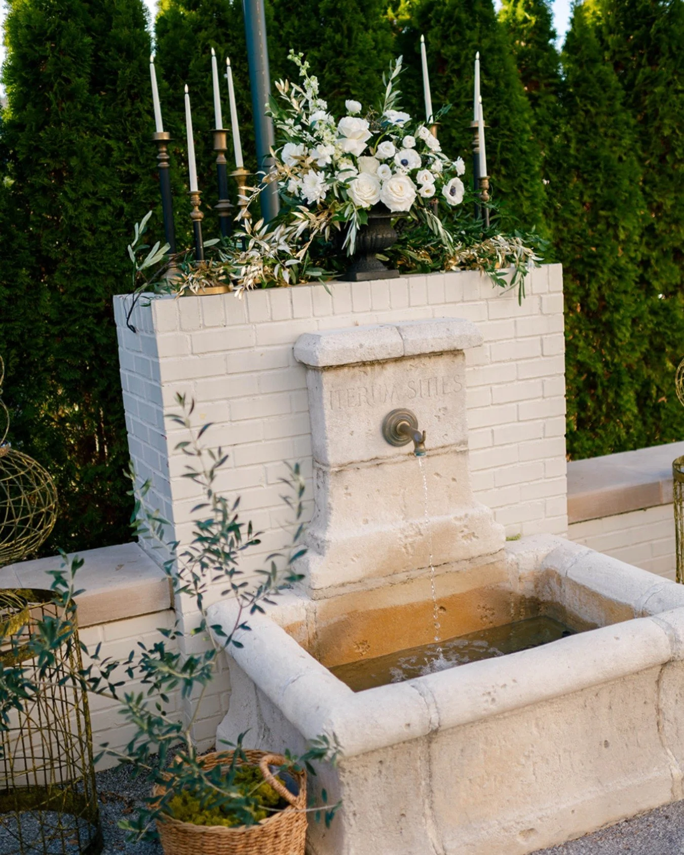 The Montgomery Wedding is proof that The Farrell is the perfect blank canvas. 🤍

Gold starburst installations overhead, ivory florals spilling over the room, candlelight flickering against the stone fountain in the courtyard, these are beautiful way