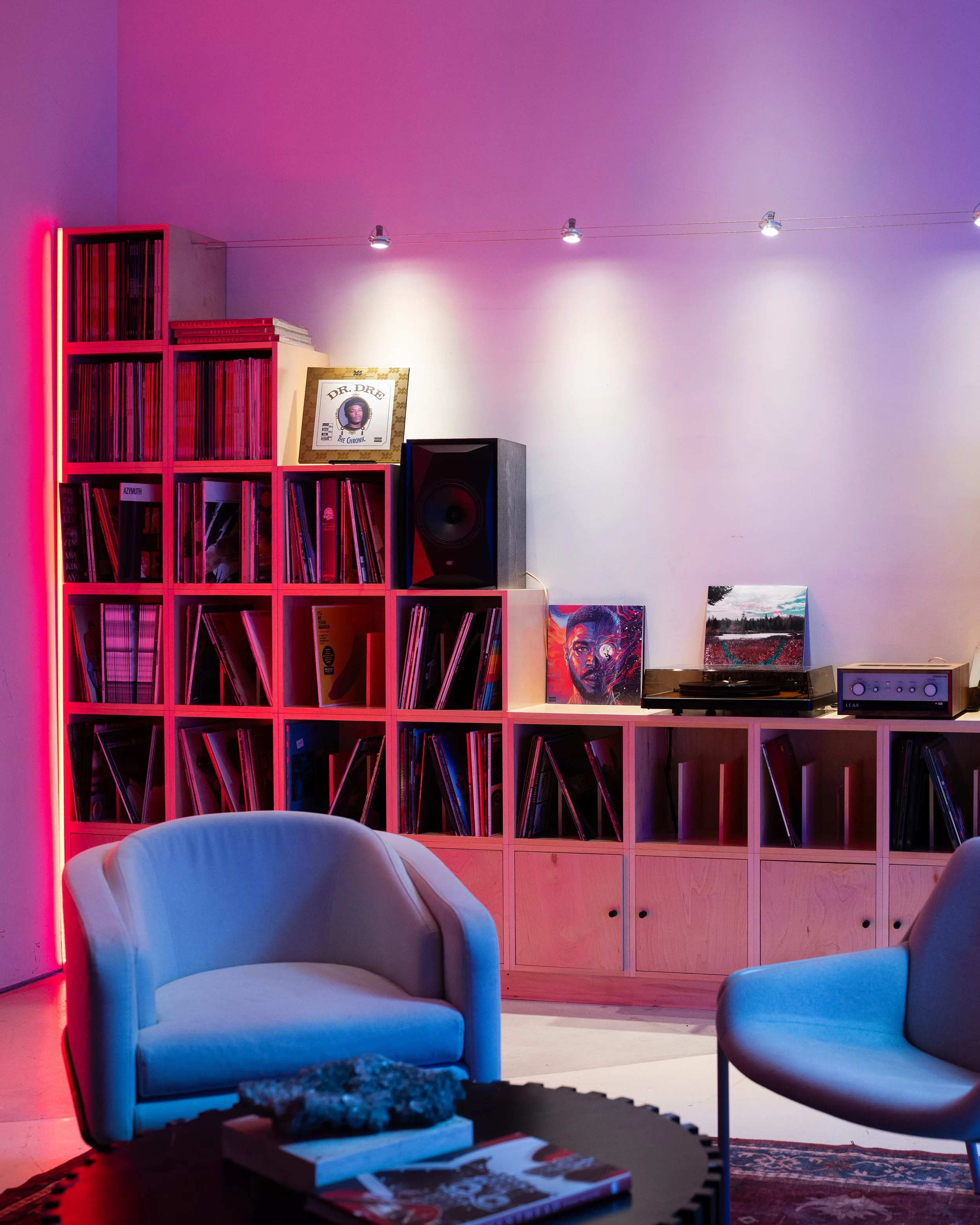 VINYLE WALL 2.jpg