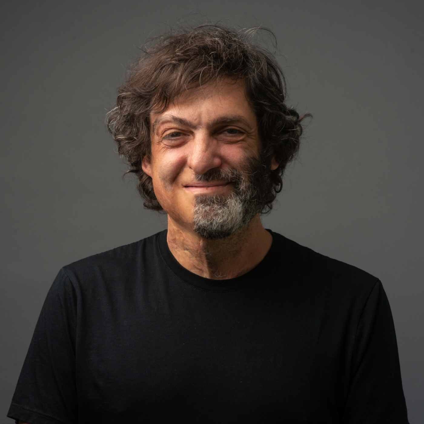 Dan Ariely Has Proof Your Brain Is Lying to You About Money