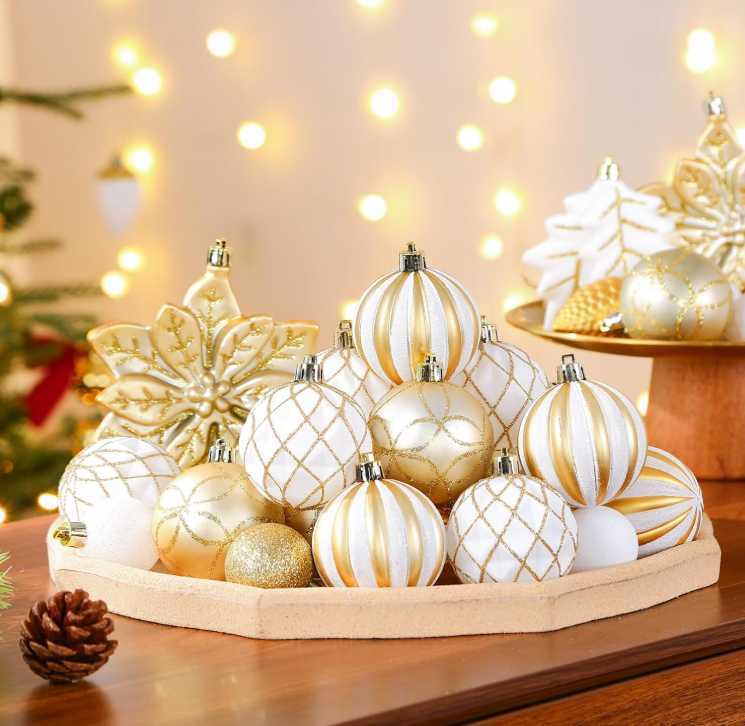 106PCS Christmas Balls Ornaments Set