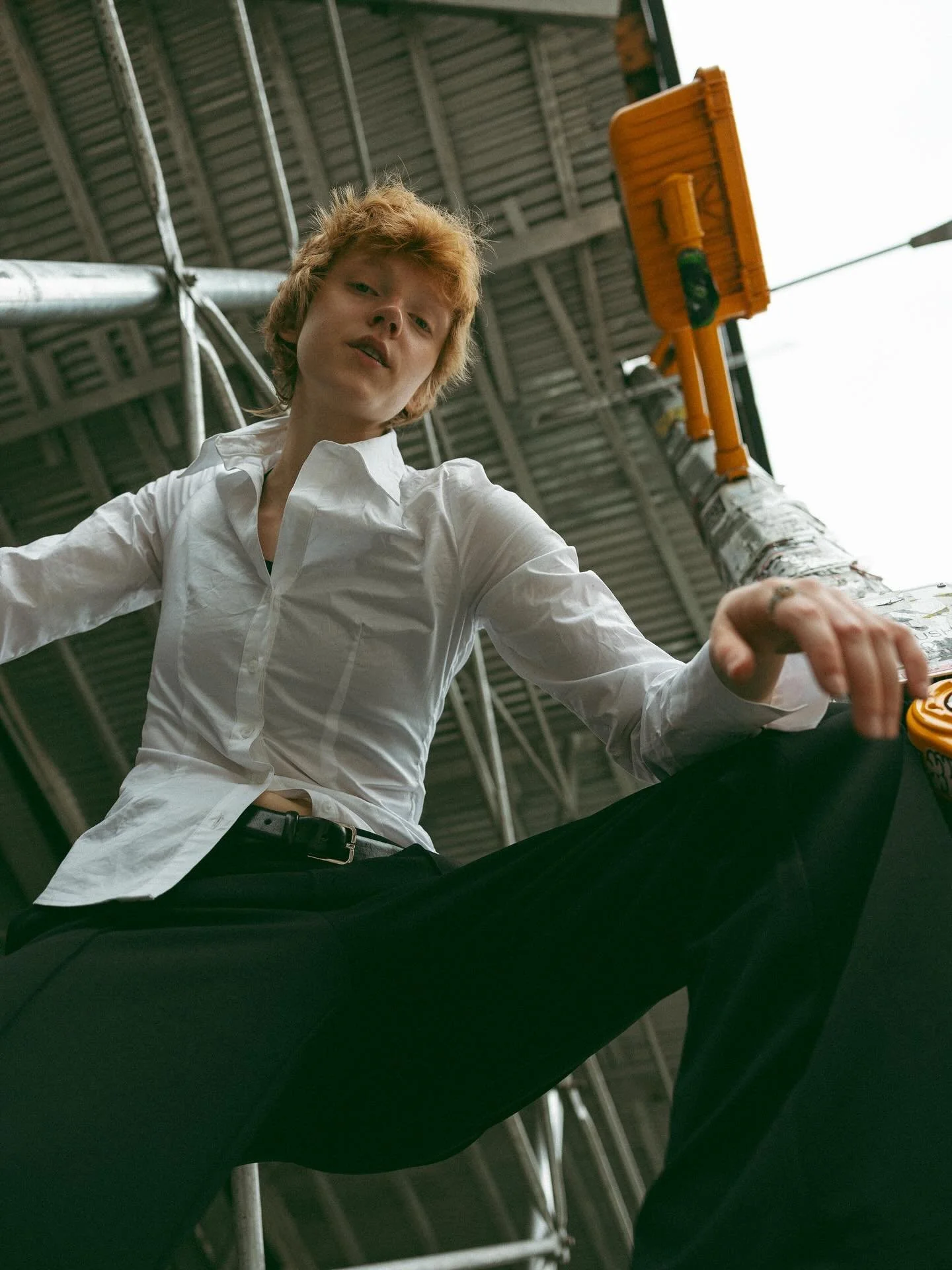 rainy soho adventures with @its.hallejones 
finally sharing a few of the coolest shots from fashion week. 
.
.
#nyfw #newyorkfashionweek #streetphoto #streetphotography 
#portrait #portraitphoto #portraitphotography #portraitphotographer #creativepor