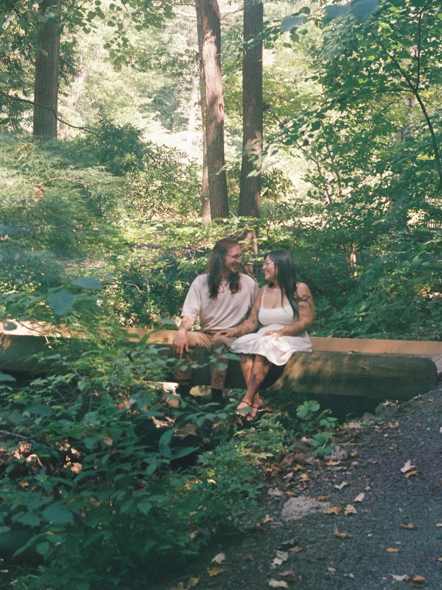 meagan &amp; gordon on film 🎞️

Missing sunny days but also loving this snow, I can&rsquo;t lie. What I don&rsquo;t miss is the suffocating humidity 🙃 so I&rsquo;m going to enjoy snowflakes &amp; snow days just a bit longer 🤍❄️

//

keywords 
enga