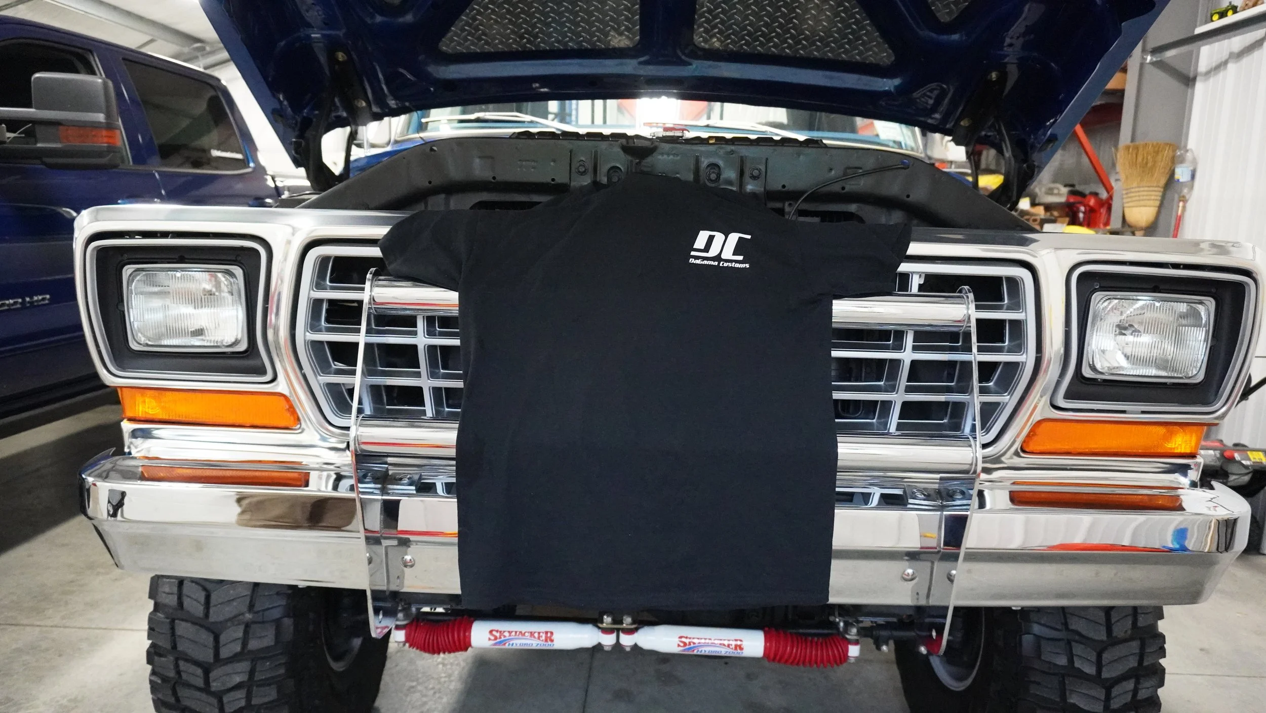 DaGamaCustoms-shirt-front-.JPG