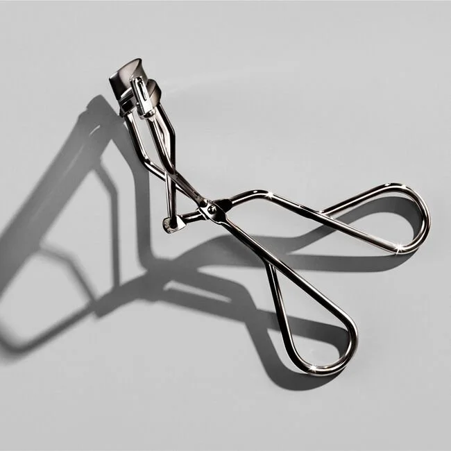 SHI-SS24_PDP_EyelashCurler_alt-4@2x.jpg