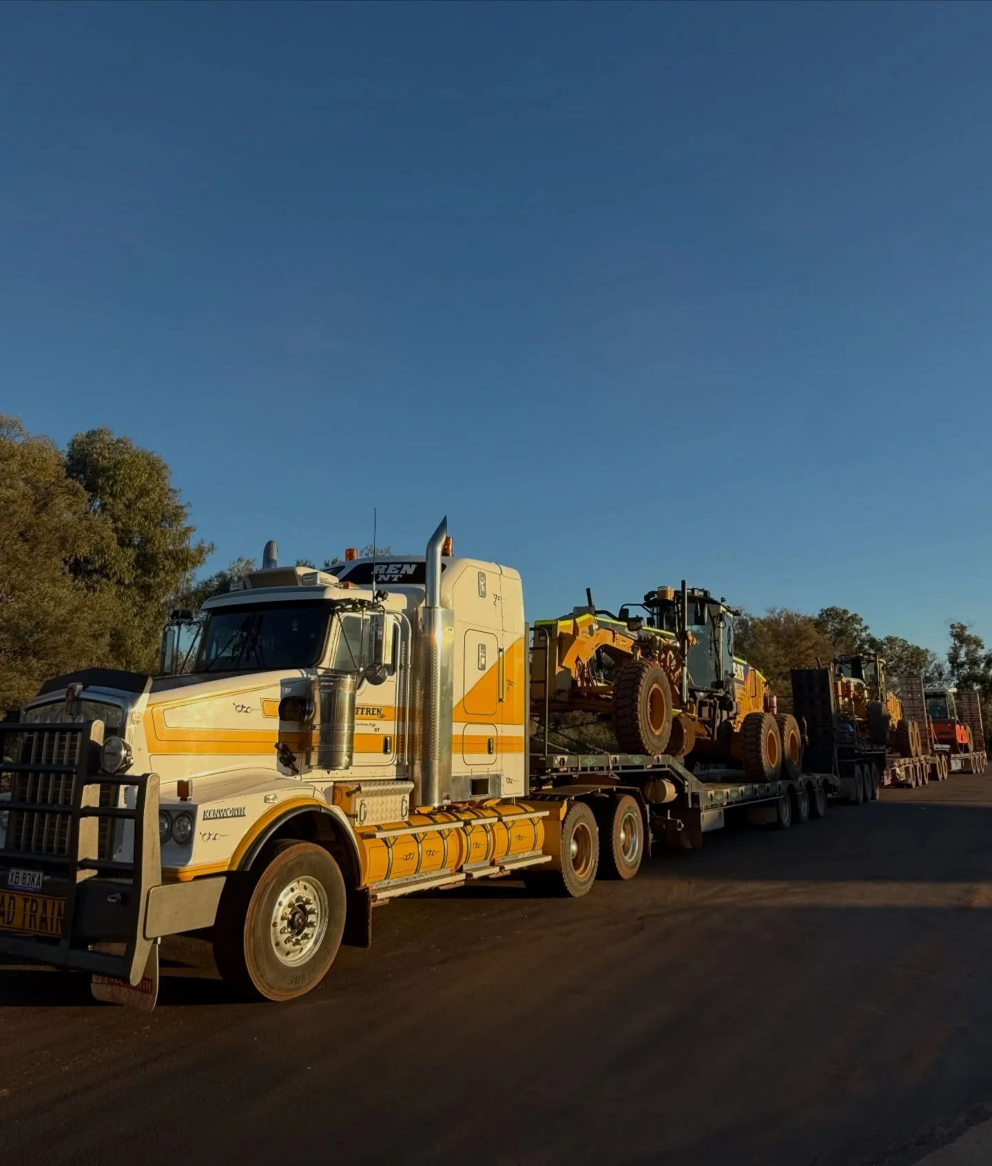 Another successful project for the books - flood damage restoration project complete ✔️

Dicko rolling out on the demob, until next time Murweh Shire 👋🏼 

-
-
-

#suffcon #outbackqueensland #roadtrain #flooddamagerestoration #roadconstruction