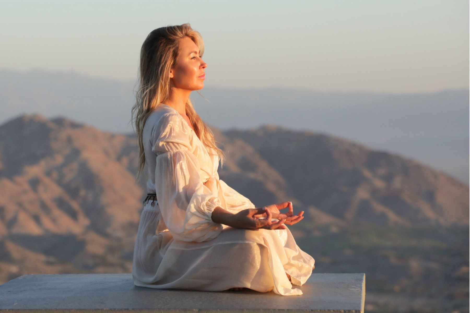 10 Hacks for Better Sleep: A Full Guide to a Good Night's Rest