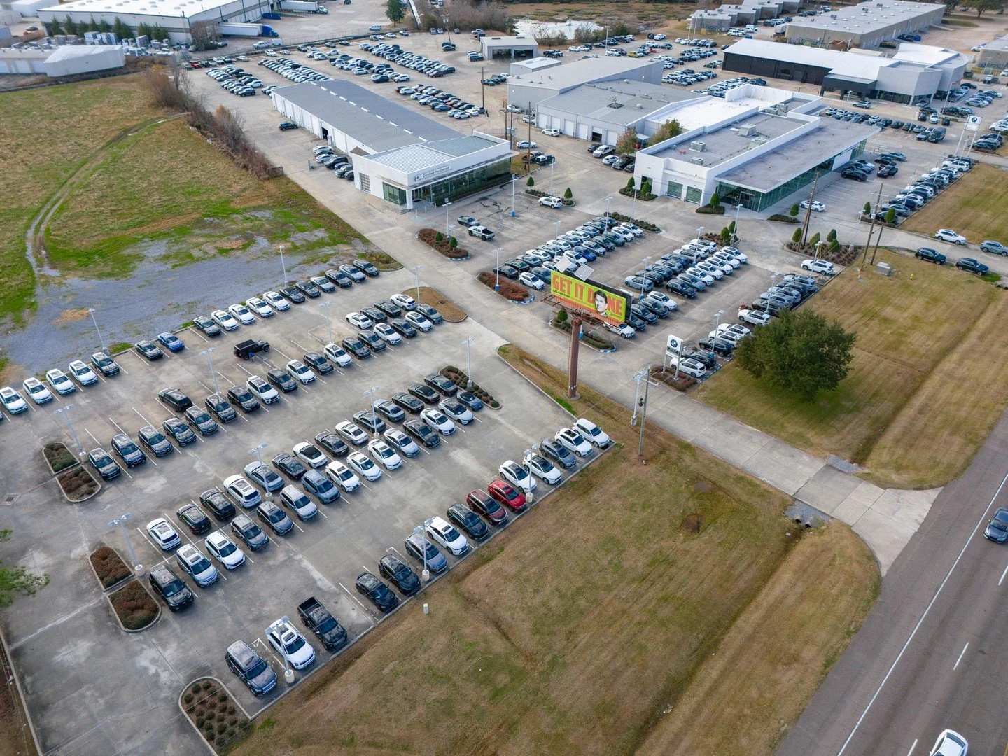 A bird&rsquo;s-eye view that says it all&mdash;Brian Harris BMW, looking sharp from every angle.⁠
⁠
Our content doesn&rsquo;t just capture inventory. It captures brand identity. Let us show your lot like this.⁠
⁠
#DronePhotography #BrianHarrisBMW #BM