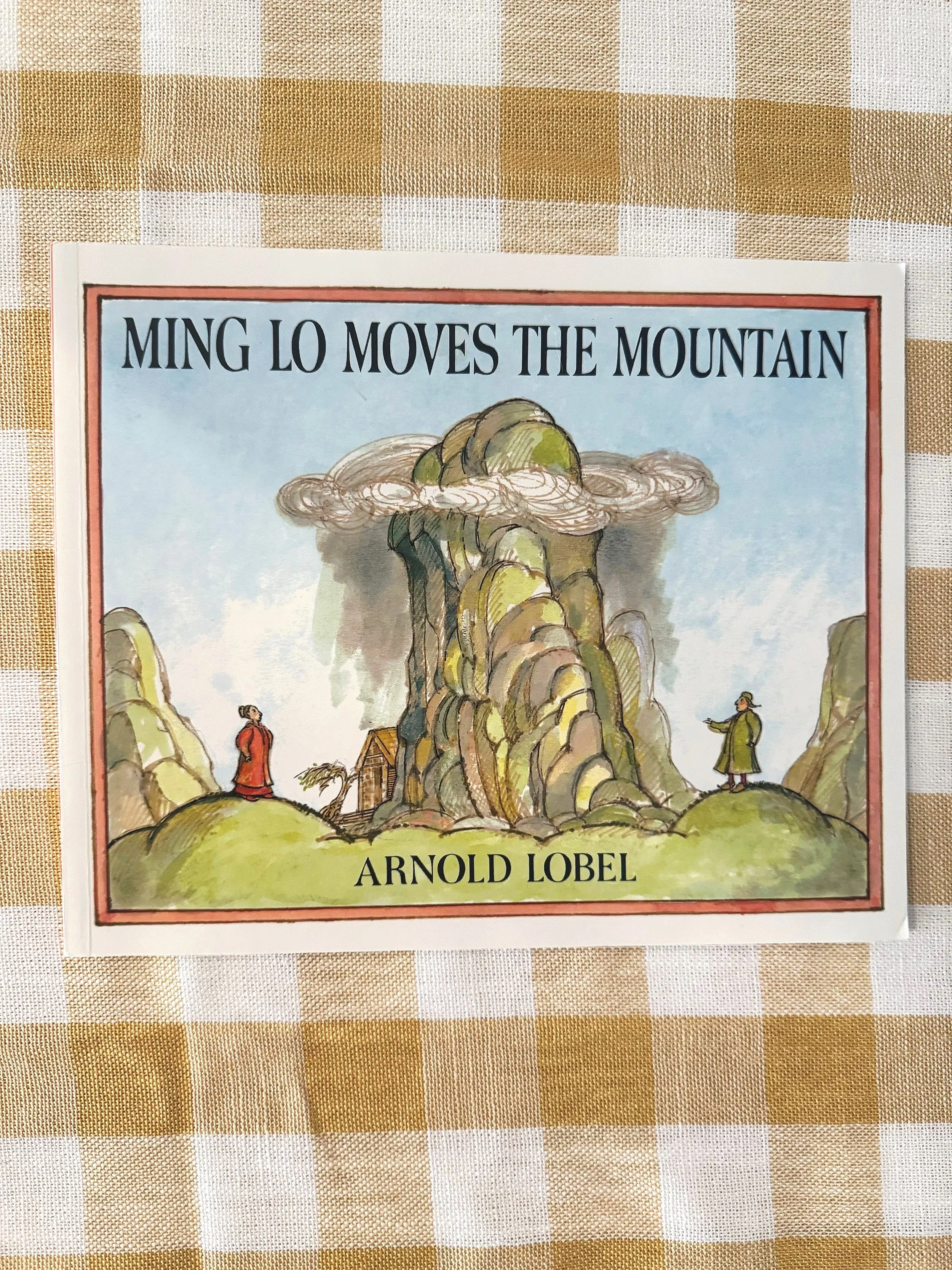USED - Ming Lo Moves the Mountain by Arnold Lobel (Like New)