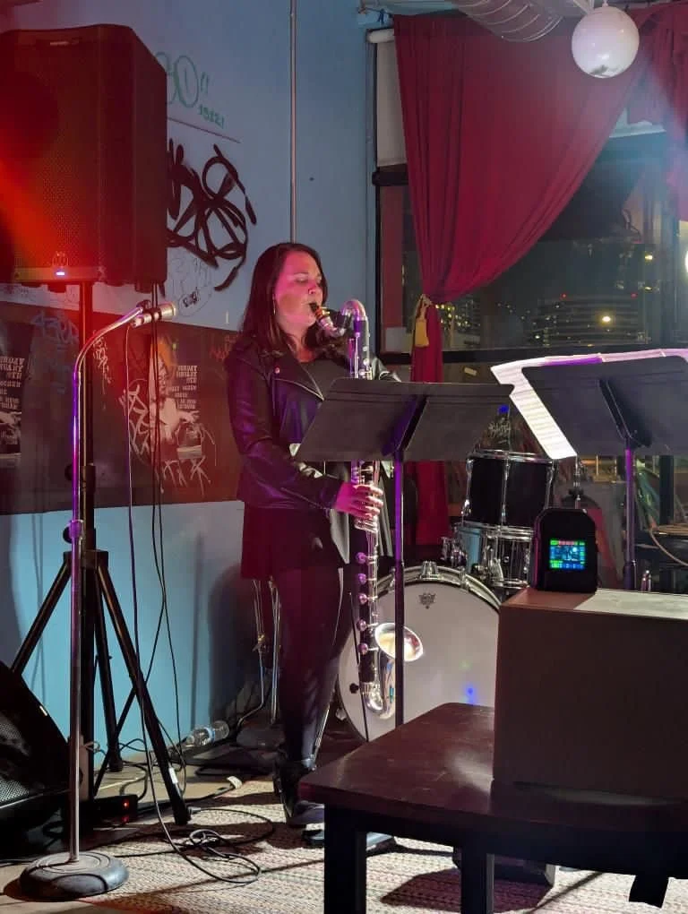 Julia Lougheed, professional clarinetist, clarinetist in Phoenix AZ, clarinet player in AZ