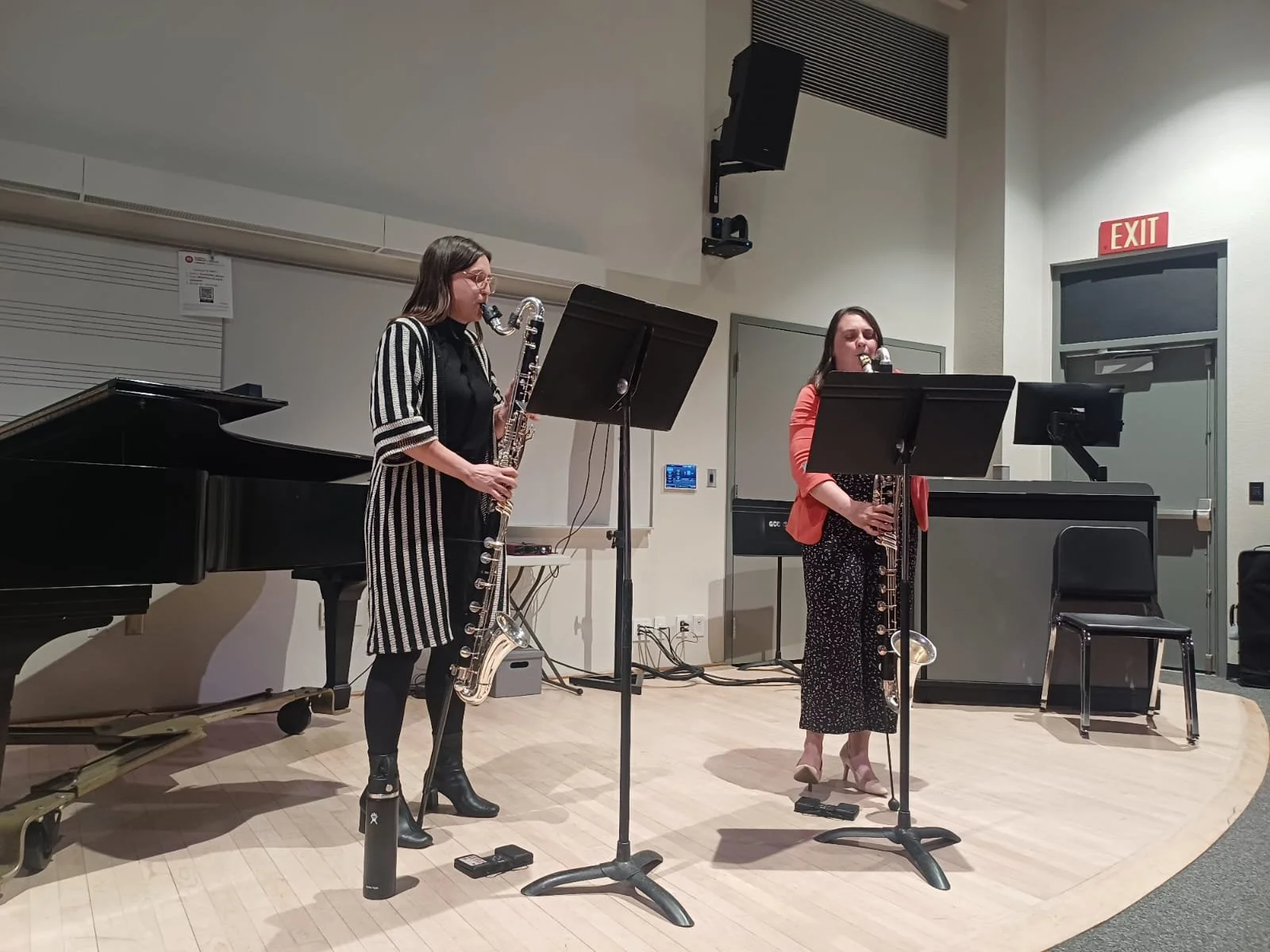 Julia Lougheed, professional clarinetist, clarinetist in Phoenix AZ, clarinet player in AZ