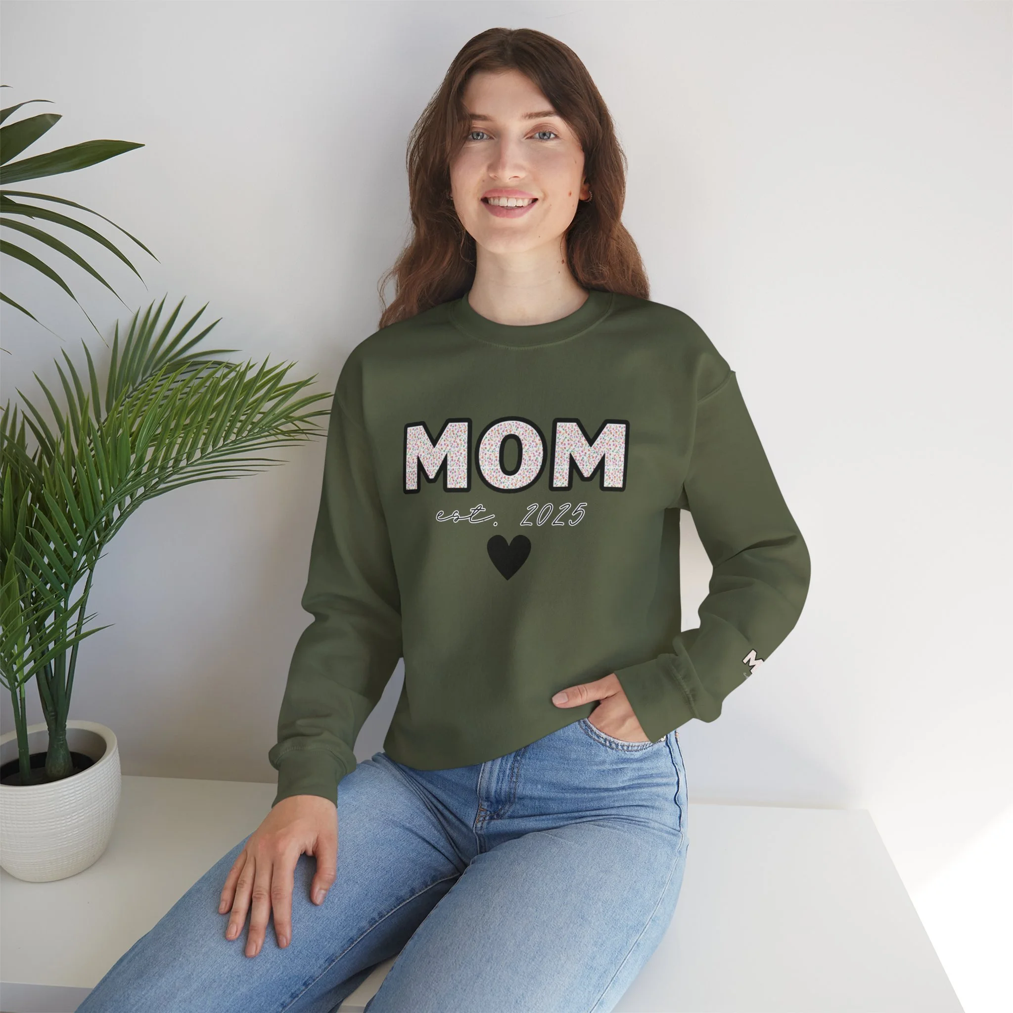 Mom 25 green Lifestyle (24).png