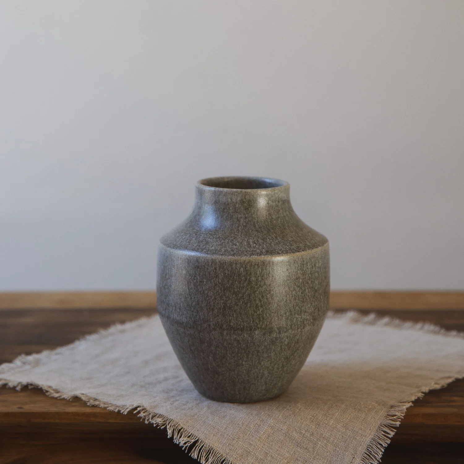 Medium Vessel in Storm Grey