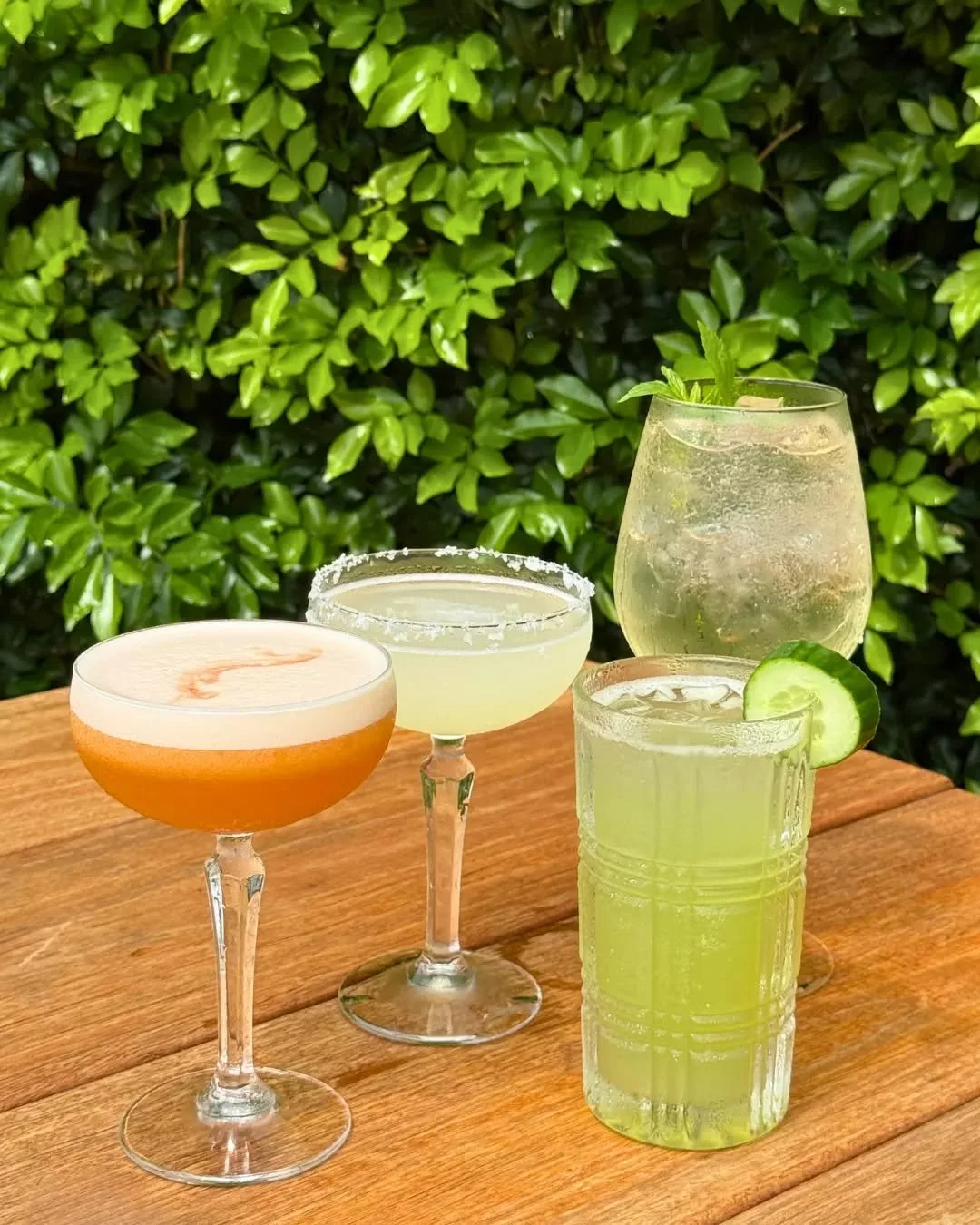 Cheers to Friday. 

Join us for Happy Hour from 4-6pm and ease into the weekend with a drink overlooking the ocean 🍸