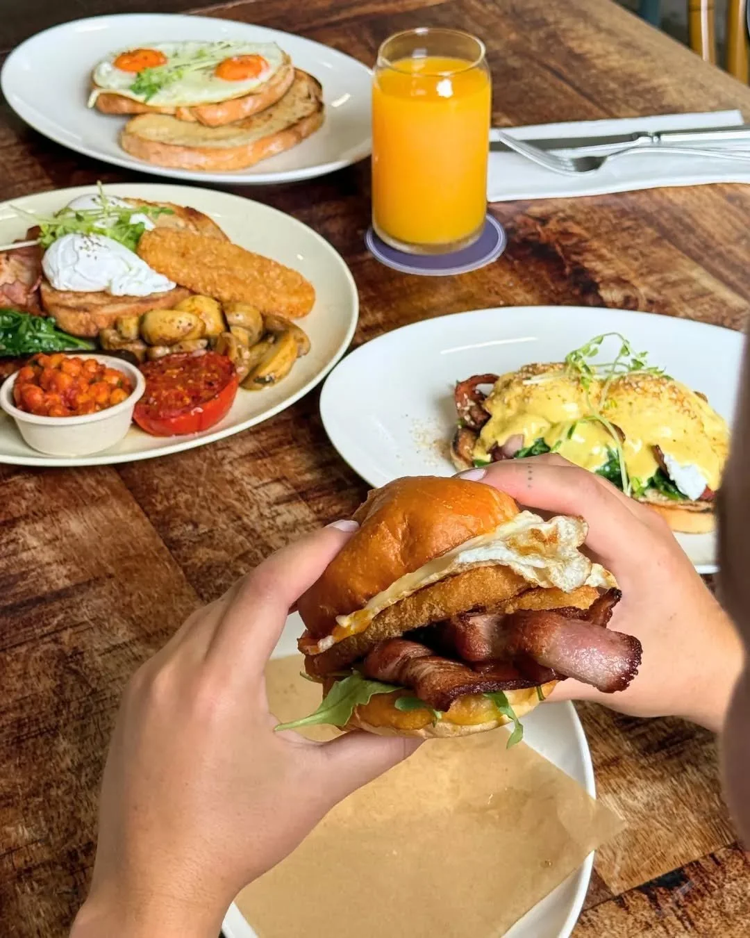 Start the morning at The Scarborough with a delicious spread.

Breakfast is served Friday to Sunday from 8am-10:45am, with coffee pouring and the ocean right in front of you. Grab the crew, we&rsquo;ll have a table waiting ☕