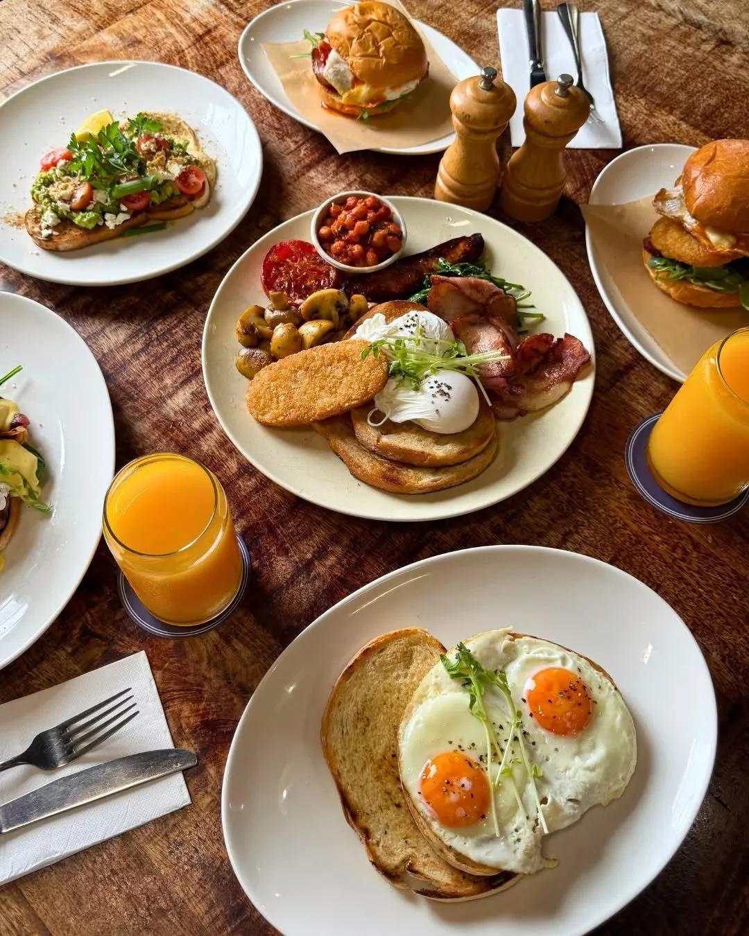 We hope the Easter Bunny delivered the goods this morning 🐰

If you're ready for something that isn&rsquo;t chocolate, we&rsquo;re serving brekky from 8am-10:45am. Coffee pouring, ocean views waiting ☕

Not an early bird? Swing by for Happy Hour fro