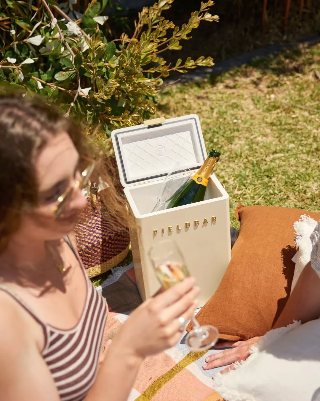 The lawn is calling. 

Open 11am-5pm today, see you soon 🥂