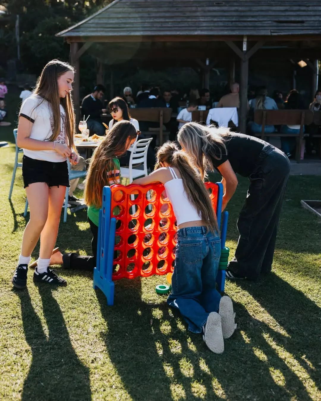 Saturdays are for lawn games and late arvos in the yard ☀️