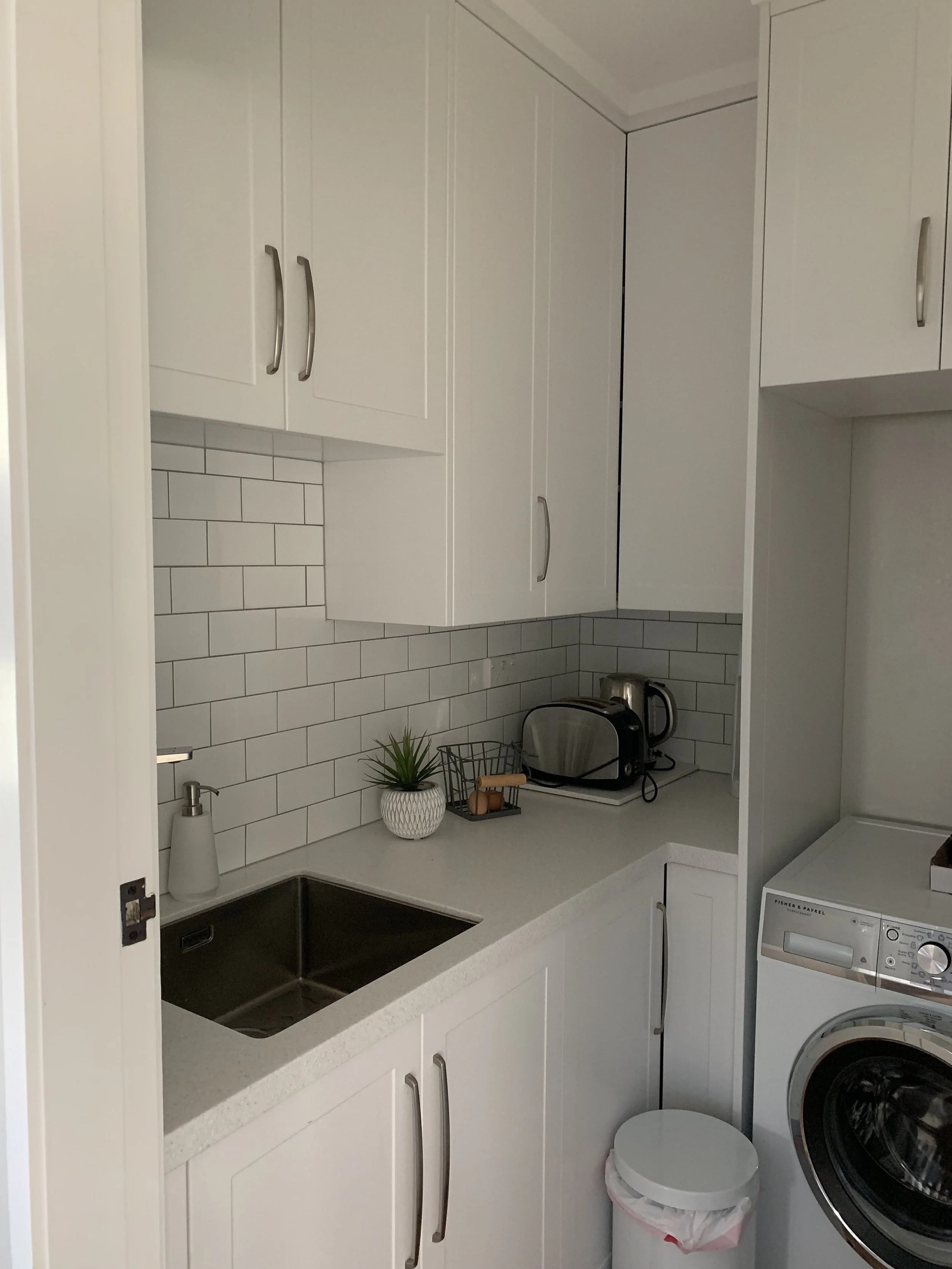 Maximising storage in a very small pantry