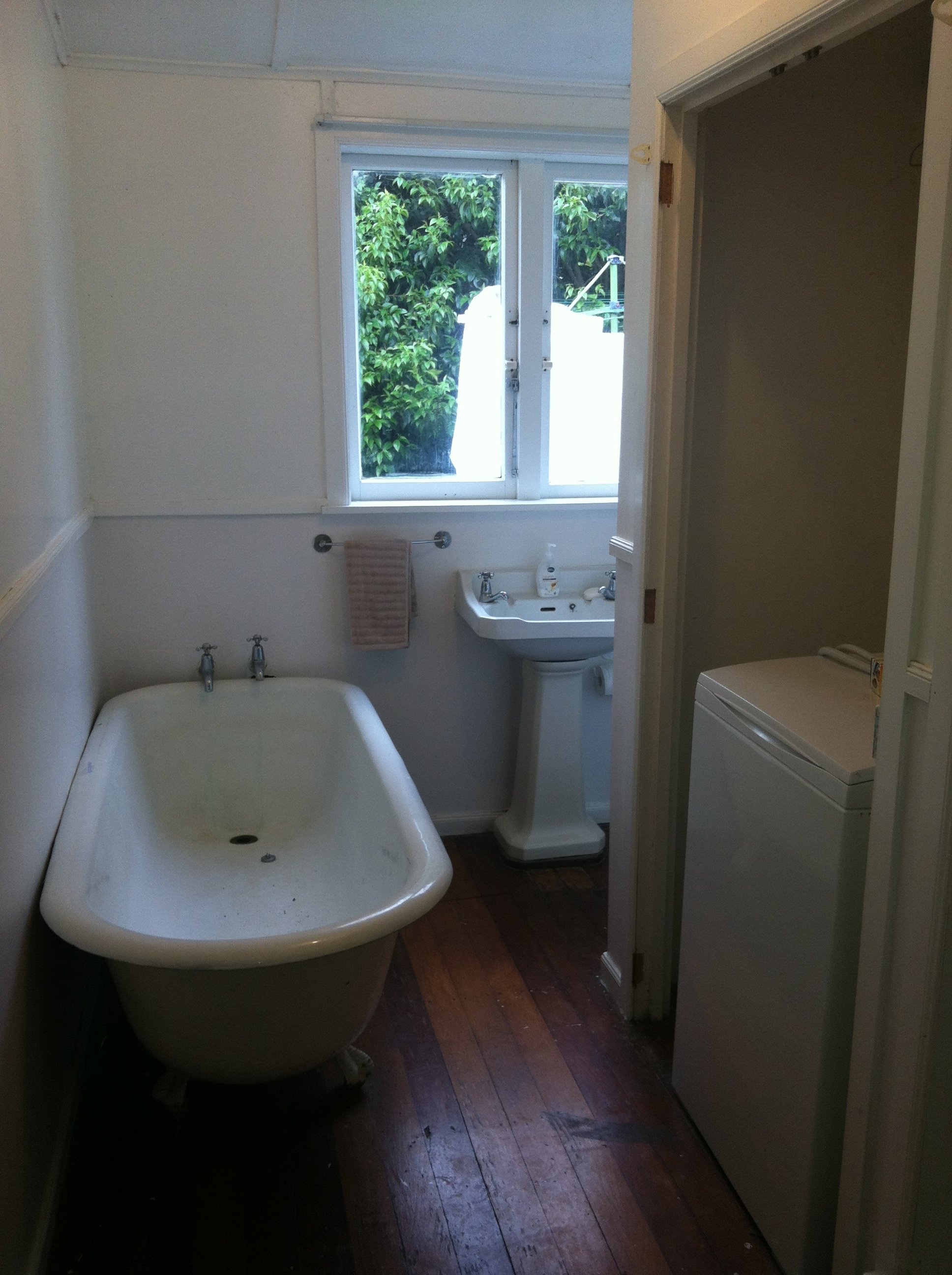 Before - Old bathroom