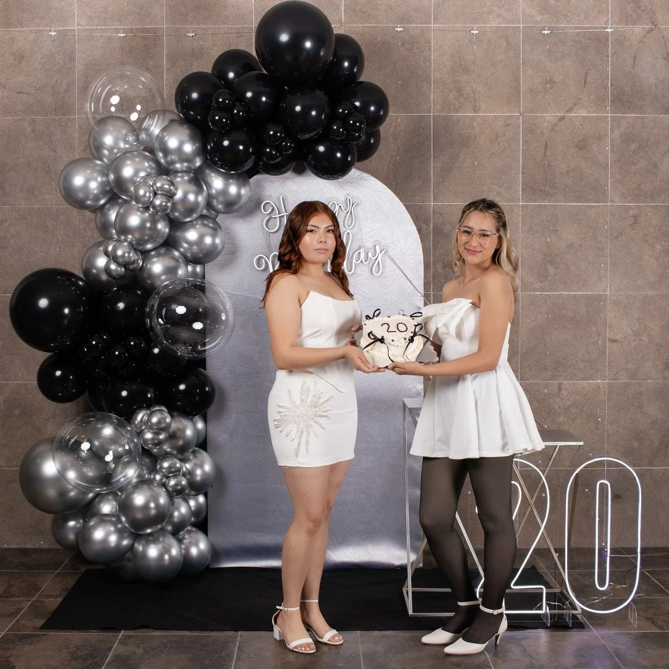 En L&amp;B Studios agradecemos profundamente a Yuli y Tere por la confianza depositada en nosotros y por permitirnos ser parte de un momento tan especial. Para nuestro equipo fue un honor documentar esta experiencia, cuidando cada instante con una vi