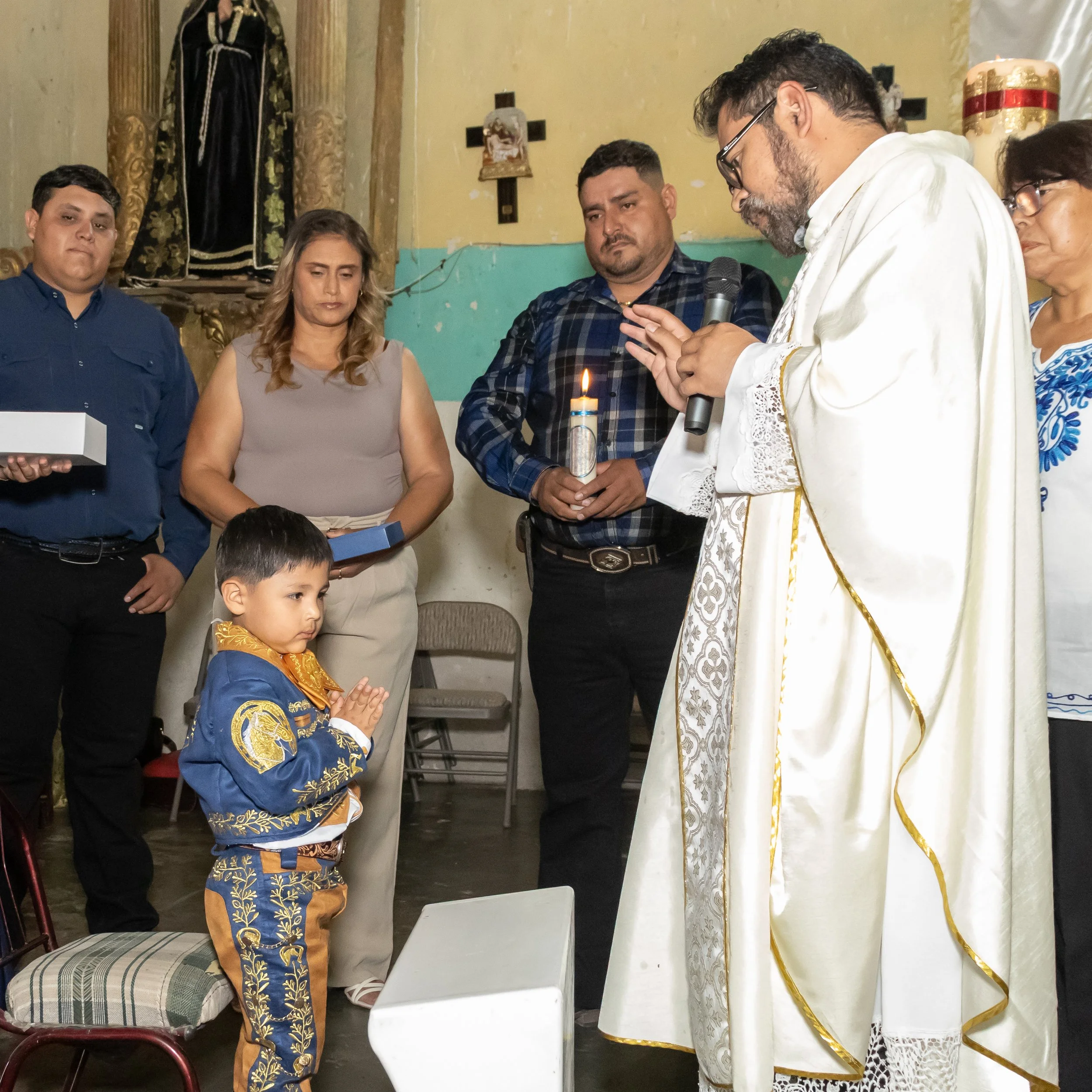 Dulce y Braulio celebran la presentación de Adriel