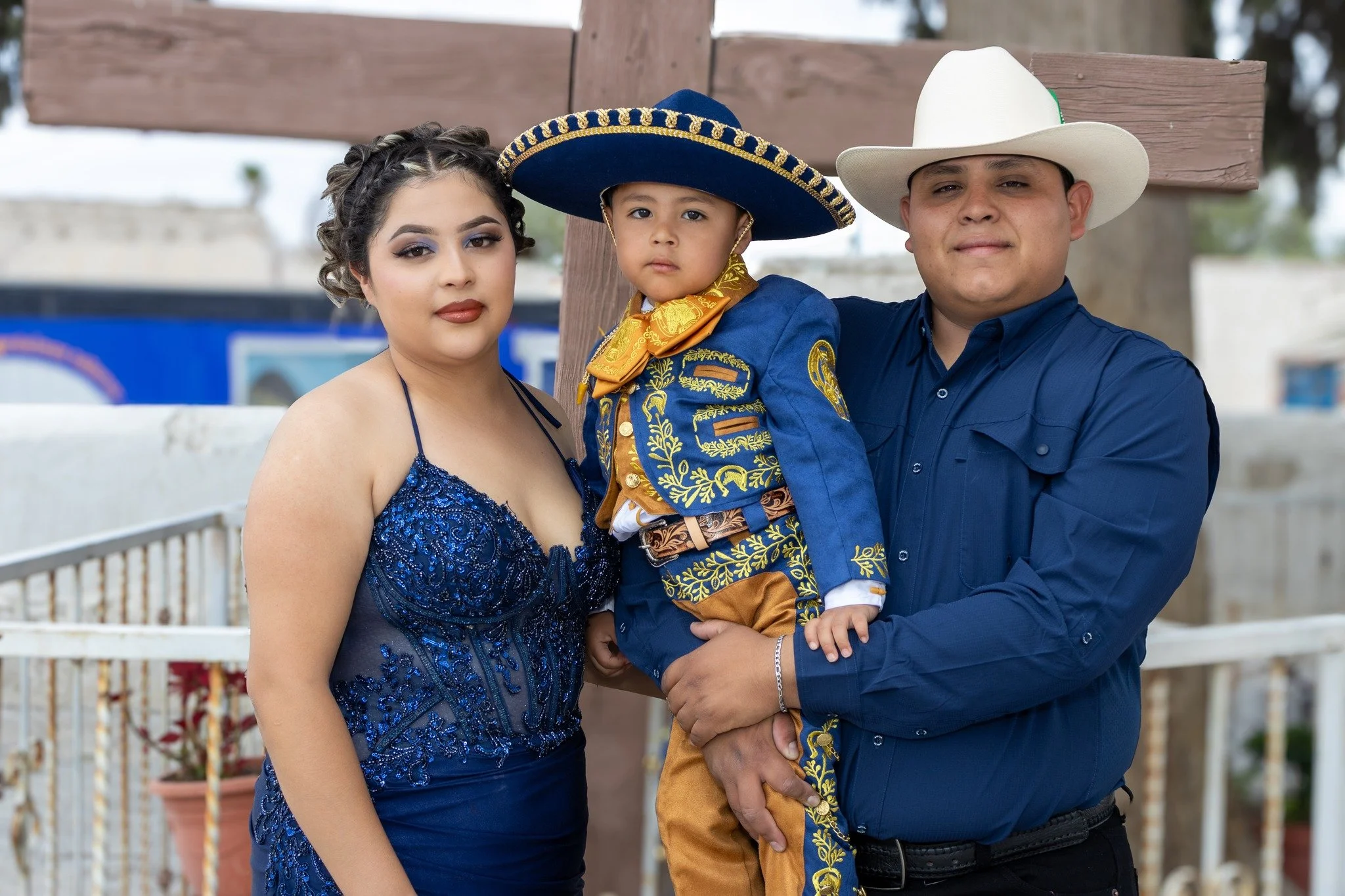 Celebramos los 3 a&ntilde;os de Adriel! ✨👶

Desde una emotiva misa en la Iglesia San Juan hasta una gran fiesta en Cedros, Zacatecas. Acompa&ntilde;amos a Dulce y Braulio a capturar cada momento: risas, familia, el pastel y el ambiente del Conjunto 