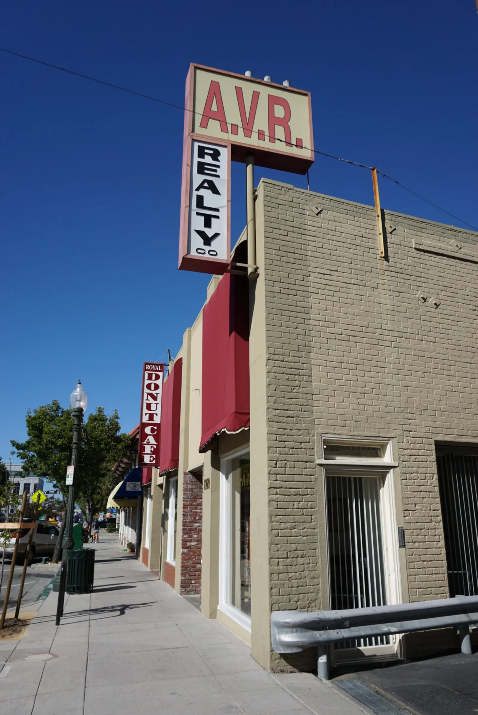 1169 Broadway