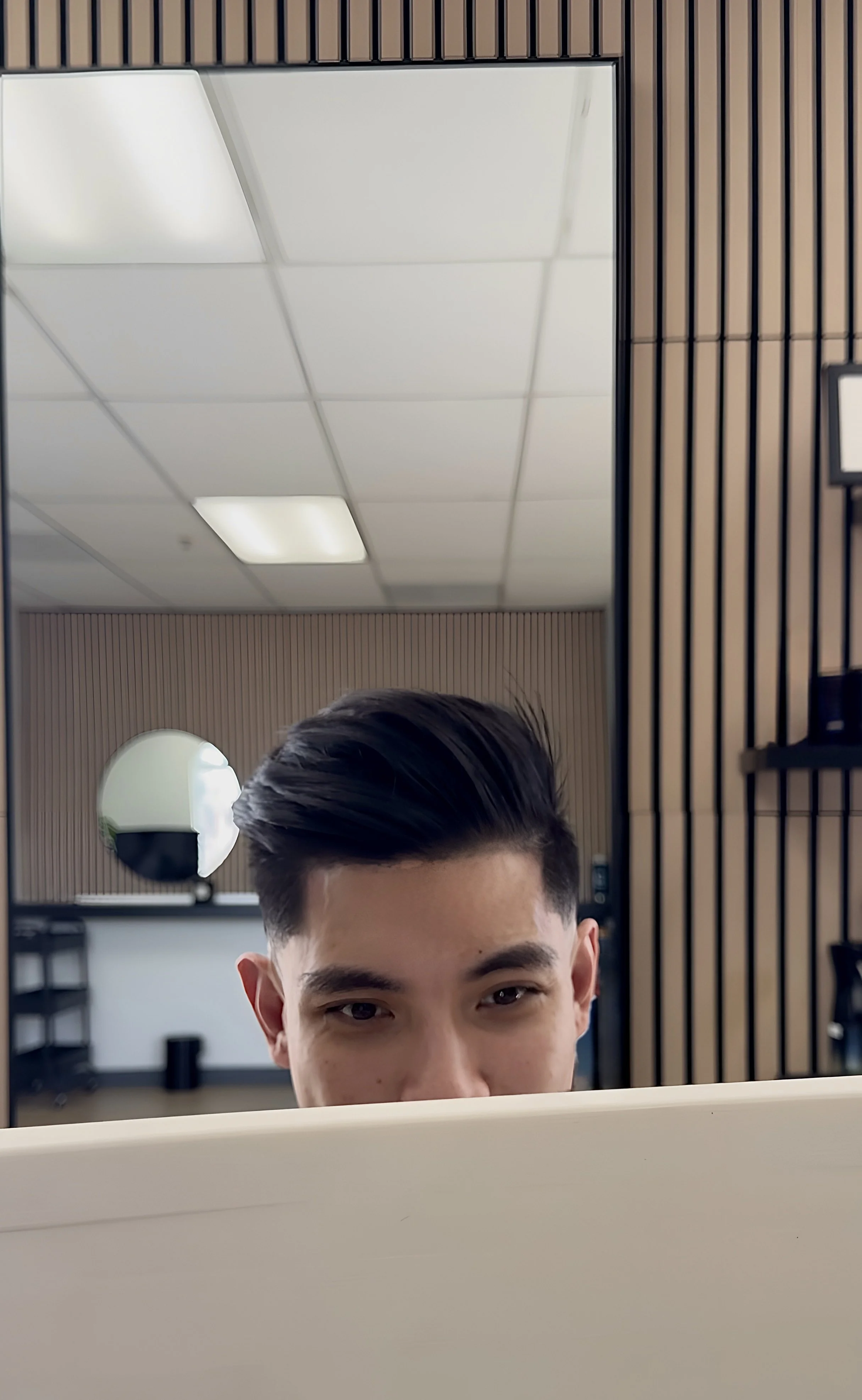 A classic men's cut consists of the variety of blending techniques. 