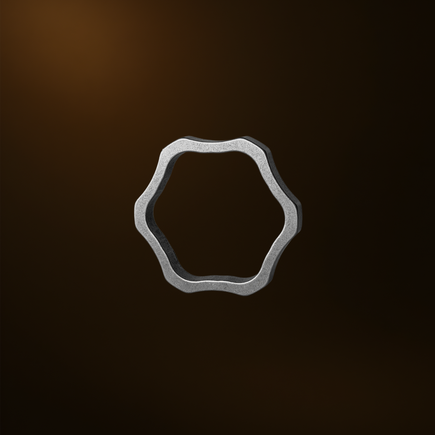 Organisch geformter Penisring aus Edelstahl – Moodaufnahme mit weichem Licht | Orbit Flow 70134 von 7FEELINGS