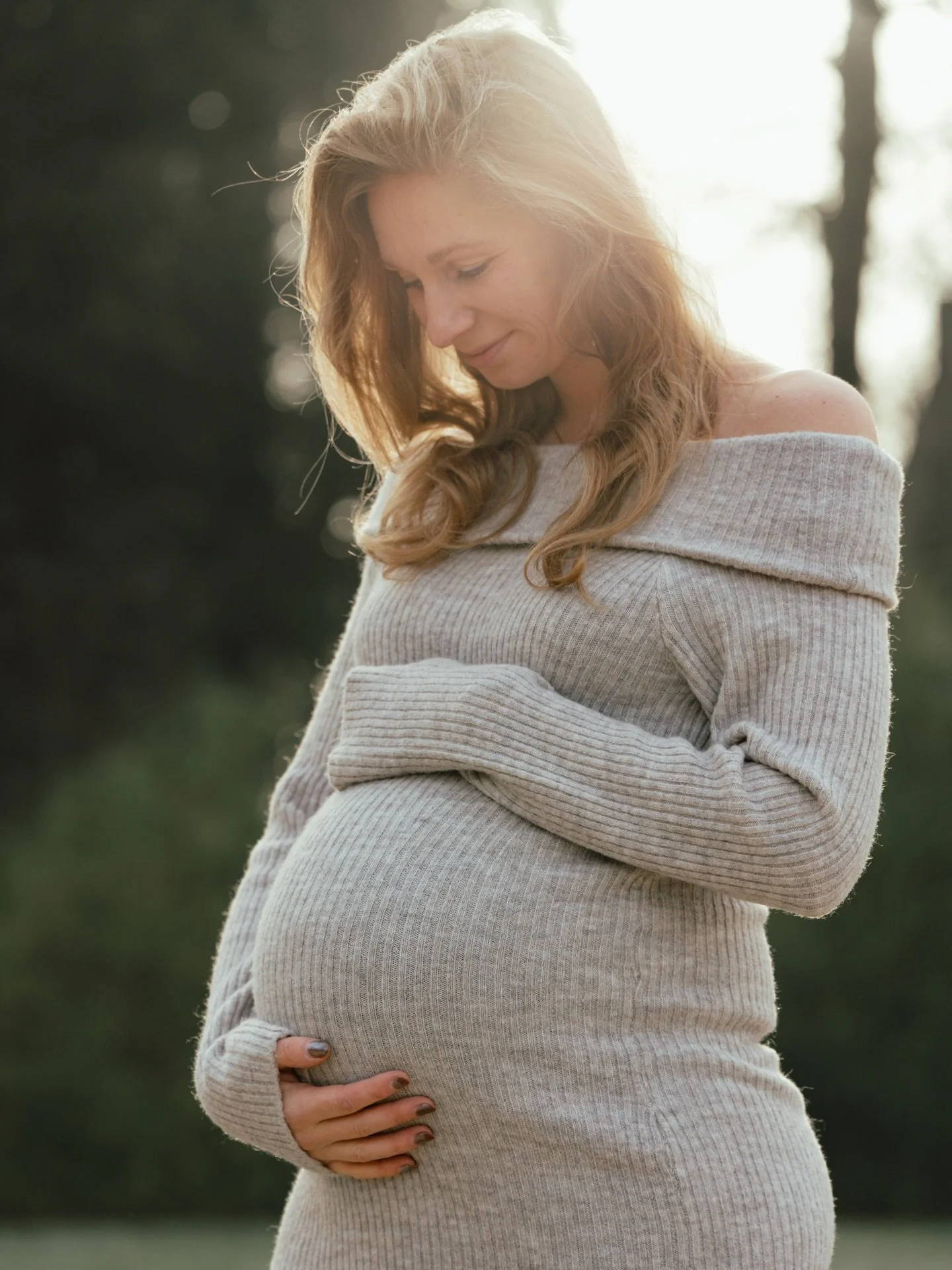 Zwanger zijn ✨
Een tijd van groei en verwachting, waardevol om vast te leggen als blijvende herinnering!

Twijfel je over wanneer je een zwangerschaps shoot het beste kunt plannen?
De meeste shoots vinden plaats tussen week 28 en 34. In deze periode 