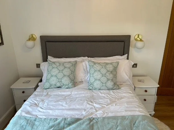 NEW LIGHT FITTINGS TO REPLACE EXISTING 