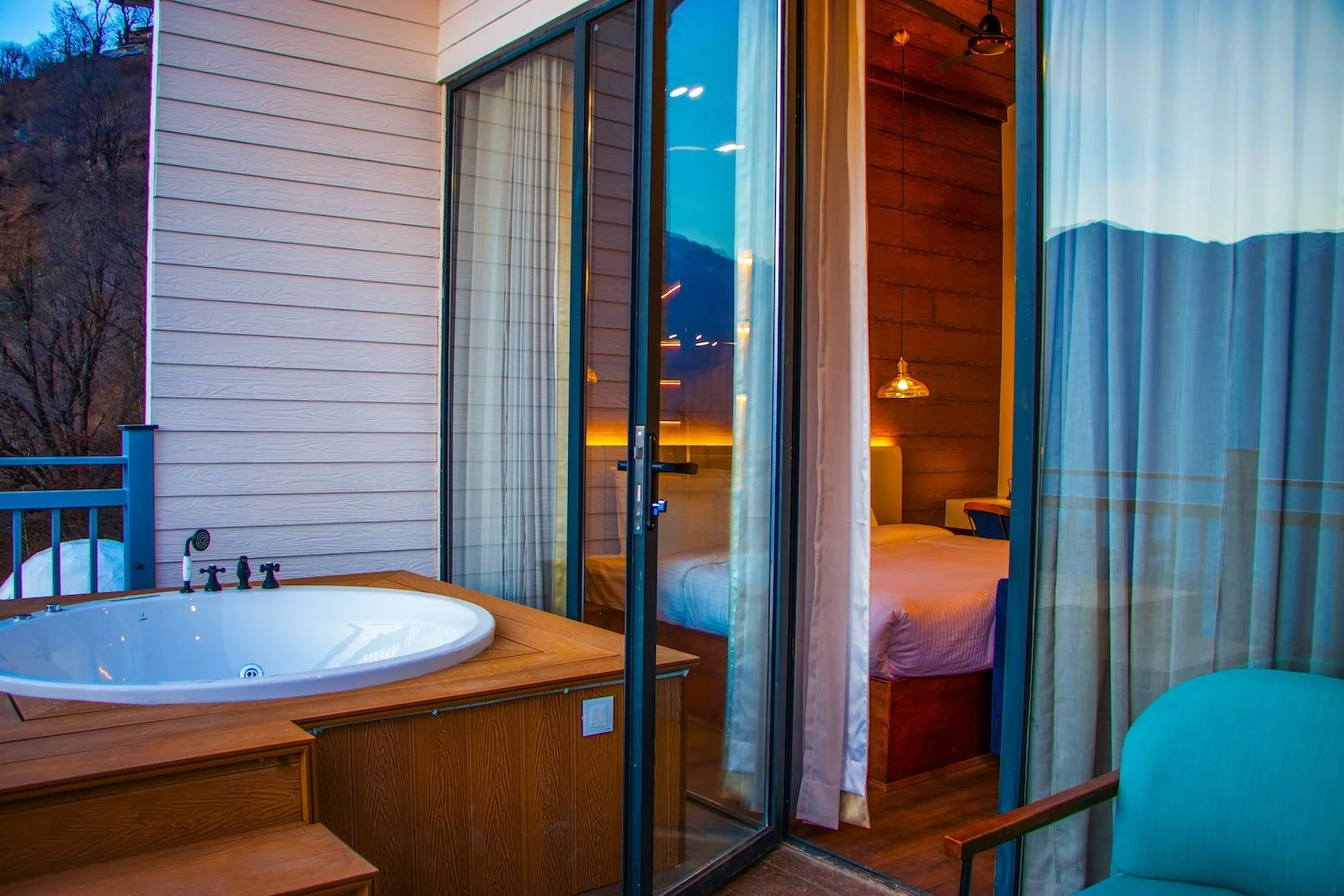 Queen Suite With Jacuzzi