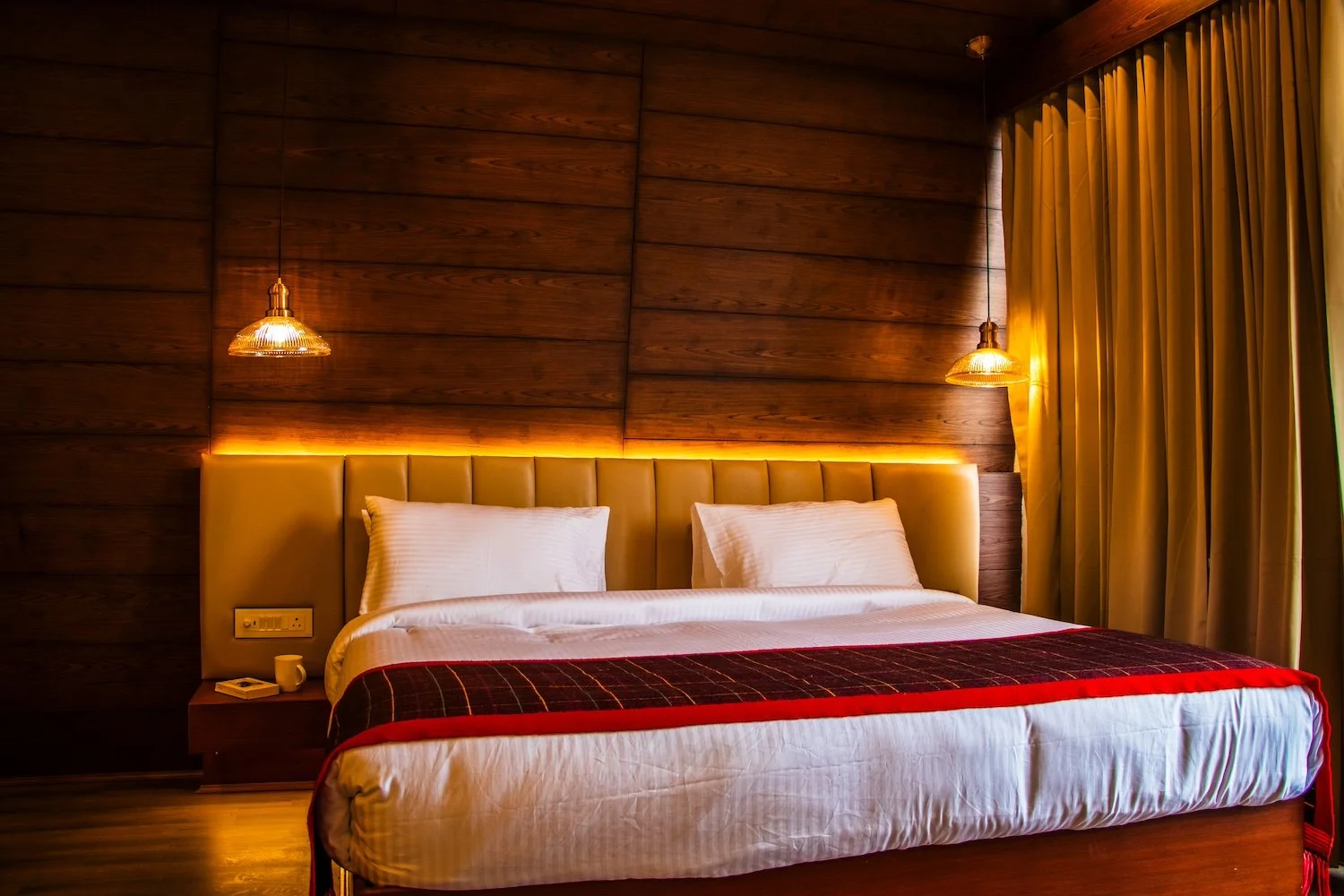 King Suite King Size Bed