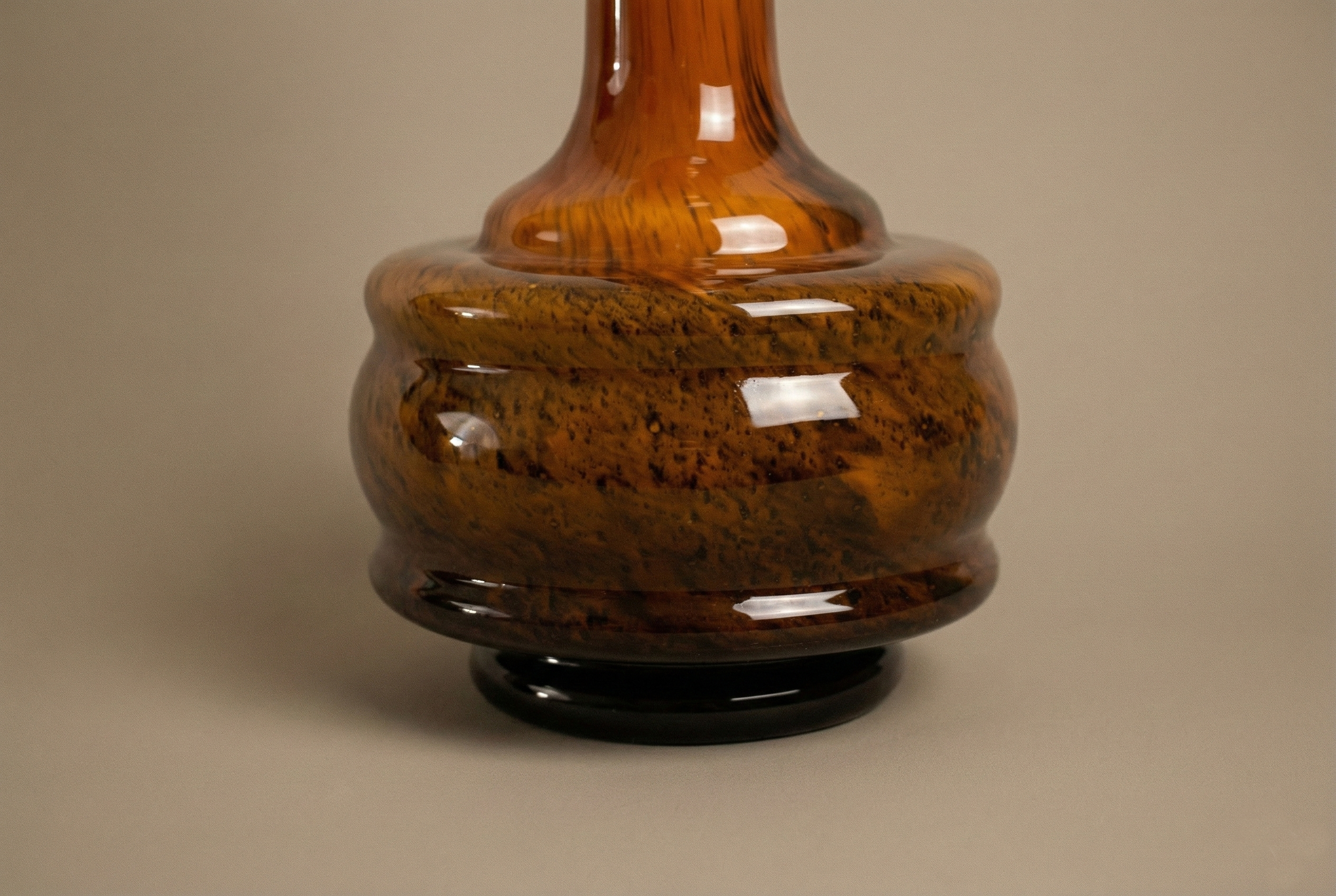Brown Vase.png