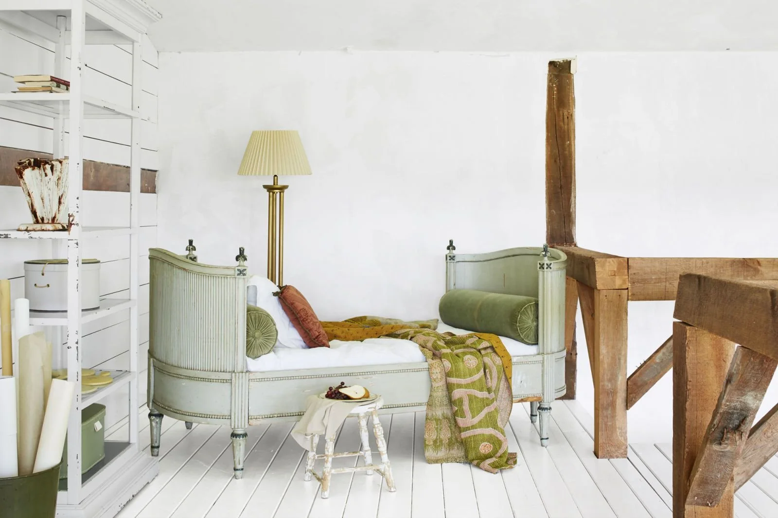 gallery-1504207551-neutral-barn-chaise-1017.jpg