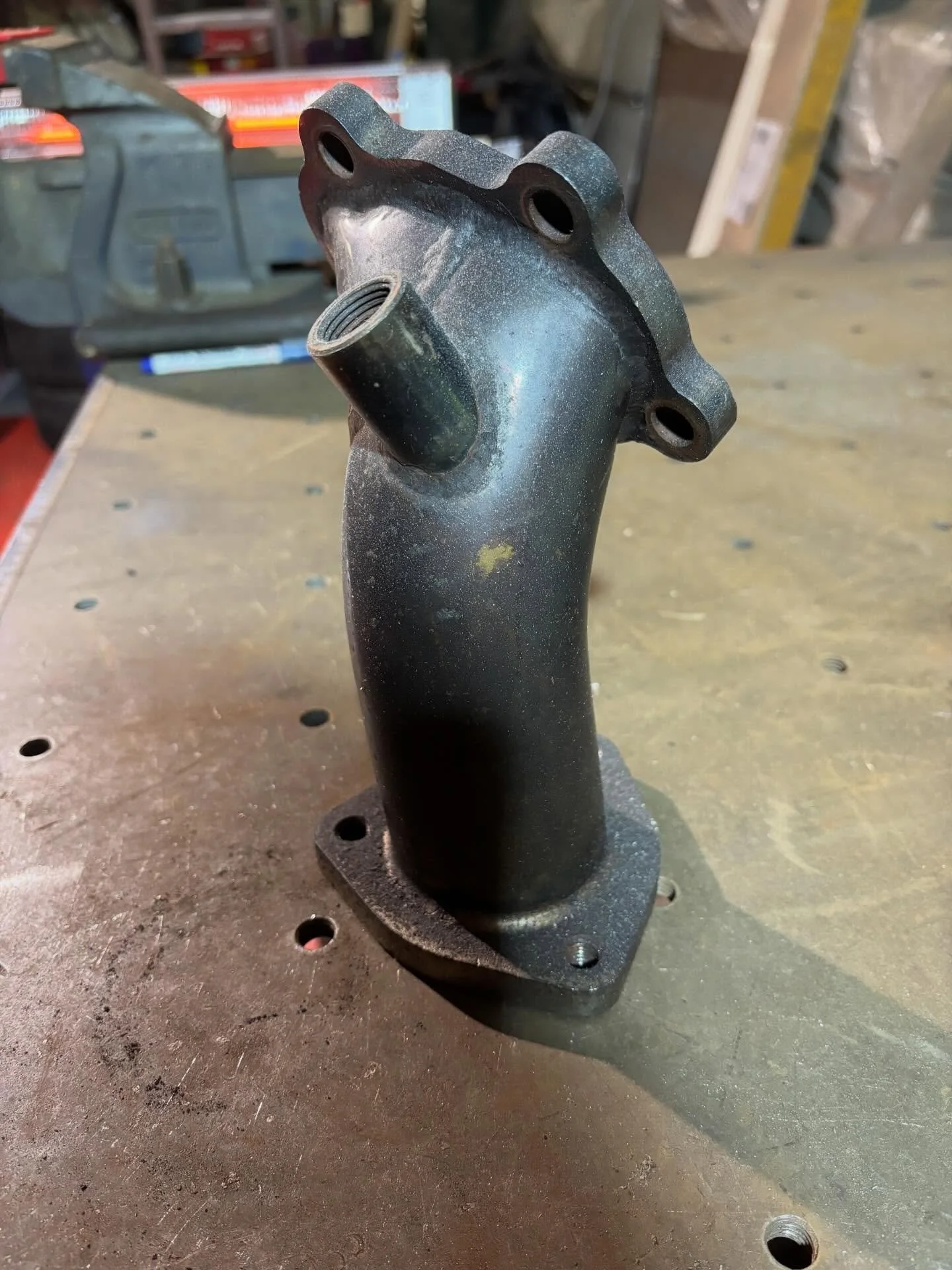 Changed up this lambda sensor port on a downpipe for a ca18det this morning.
@reubennn.t is changing up some bits on his s13 and one of the jobs was this lambda sensor, the original port was too long and at the wrong angle. The sensor now sits fully 